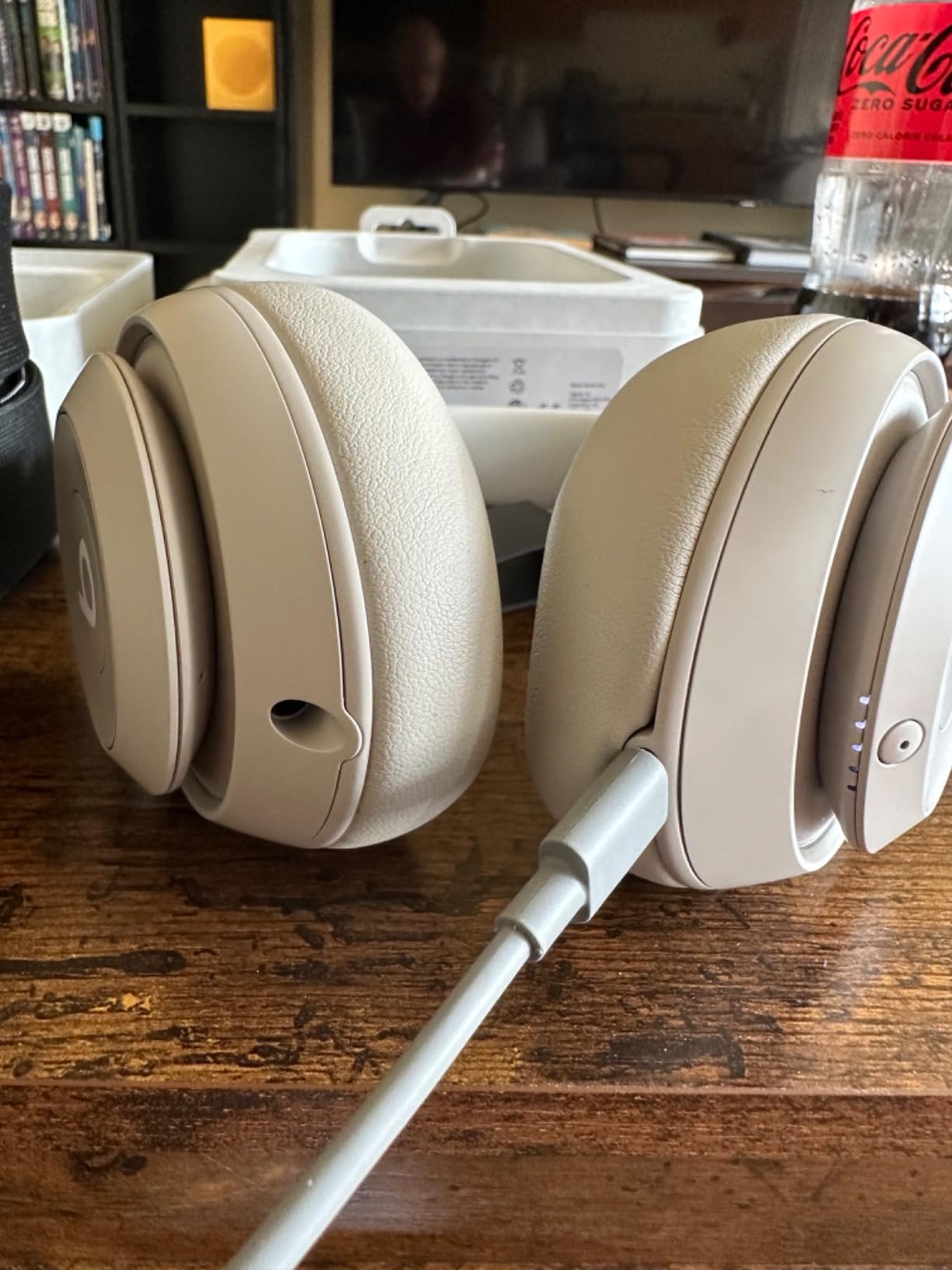 Beats Studio Pro - Wireless Bluetooth Noise Cancelling Headphones - Personalized Spatial Audio, USB-C Lossless Audio, Apple & Android Compatibility, Up to 40 Hours Battery Life - Sandstone Customer Review Beats Studio Pro - Wireless Bluetooth Noise Cancelling Headphones - Personalized Spatial Audio, USB-C Lossless Audio, Apple & Android Compatibility, Up to 40 Hours Battery Life - Sandstone - Customer Photo 1