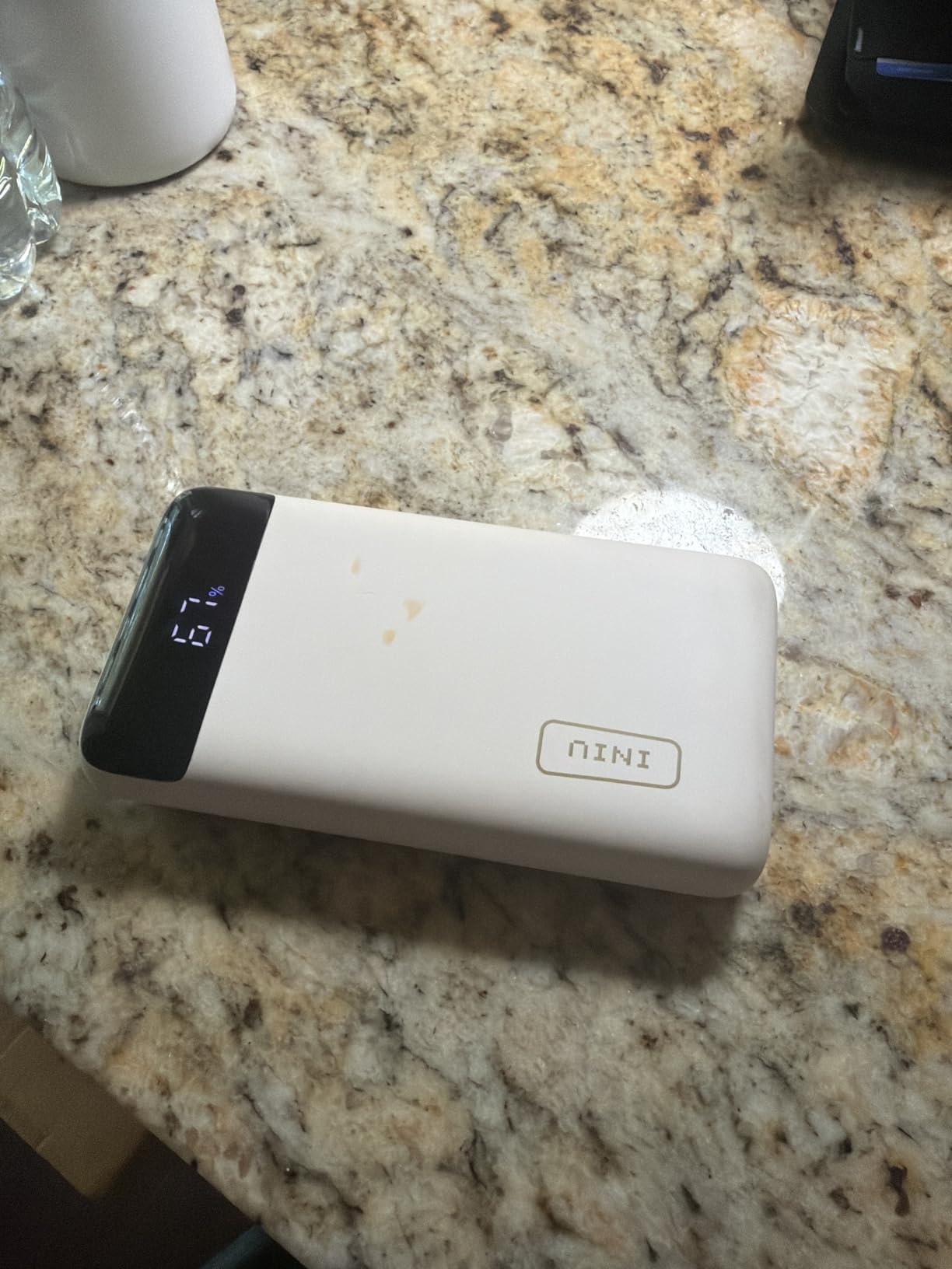 INIU Portable Charger, Smallest 22.5W 20000mAh USB C in & Out Power Bank Fast Charging, PD 3.0+QC 4.0 LED Display Phone Battery Pack Compatible with iPhone 17 16 15 14 Pro Samsung S24 Google iPad etc - Customer Photo 1