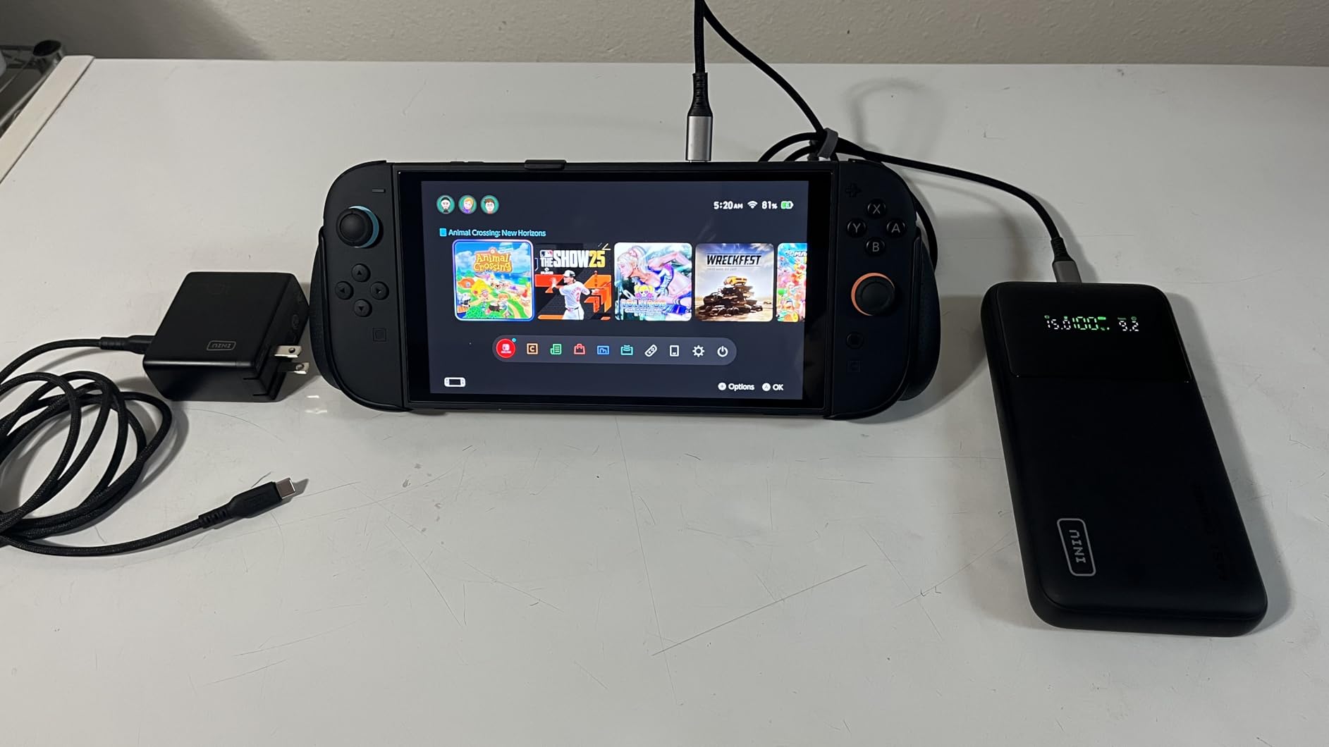 INIU 140W Power Bank, 27000mAh High Capacity Laptop Portable Charger, USB C in&Out Tablet Powerbank, Digital Display Phone Charger, Travel Charger Compatible with iPhone 17 16, iPad, MacBook, Laptop - Customer Photo 4