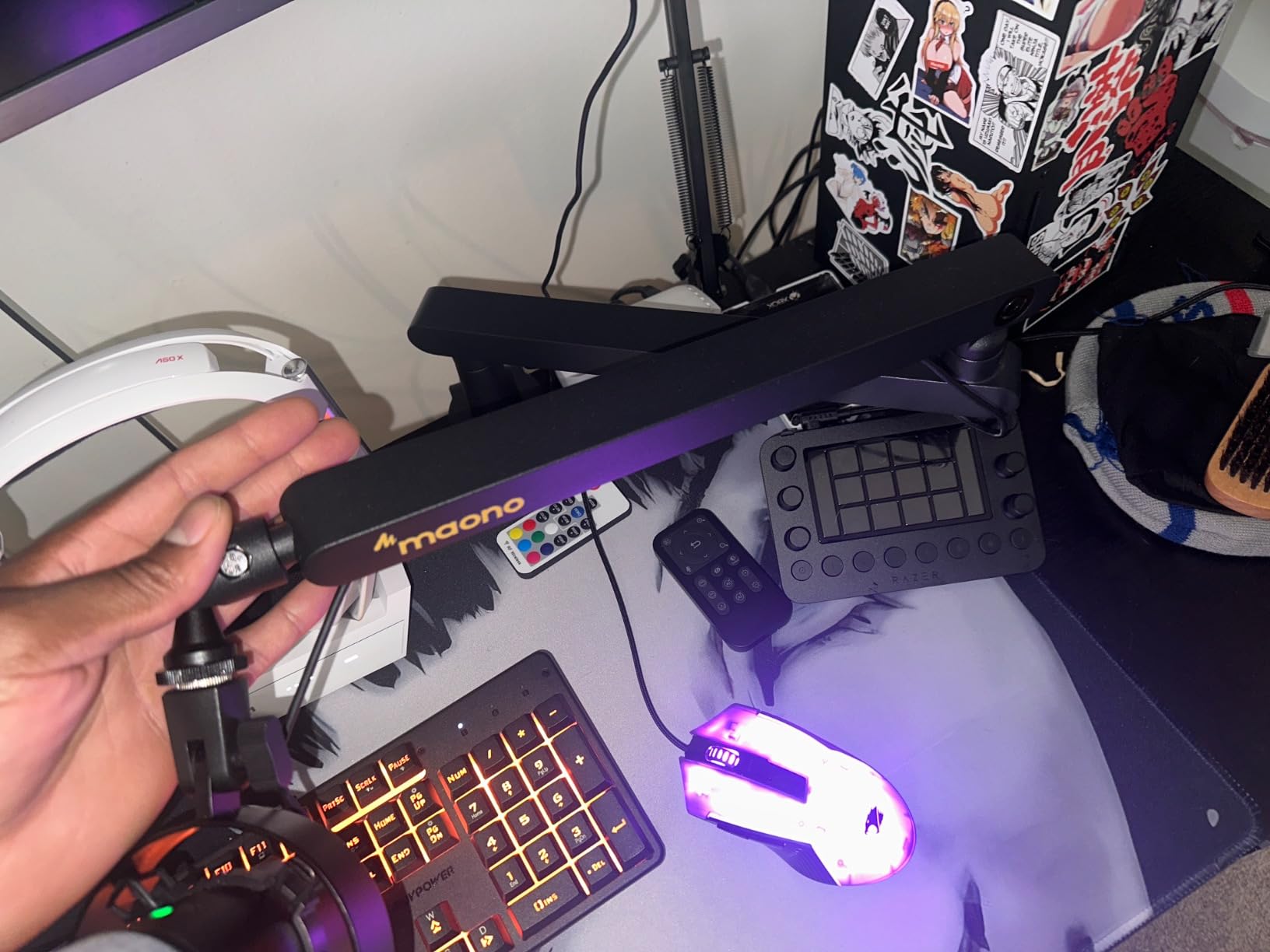 MAONO Microphone Boom Arm, Low Profile Mic Arm with Cable Management Channels, Desk Mount Clamp, Fully Adjustable, Heavy Duty Mic Stand for Podcast Studio Streaming (BA92 Black) - Customer Photo 2