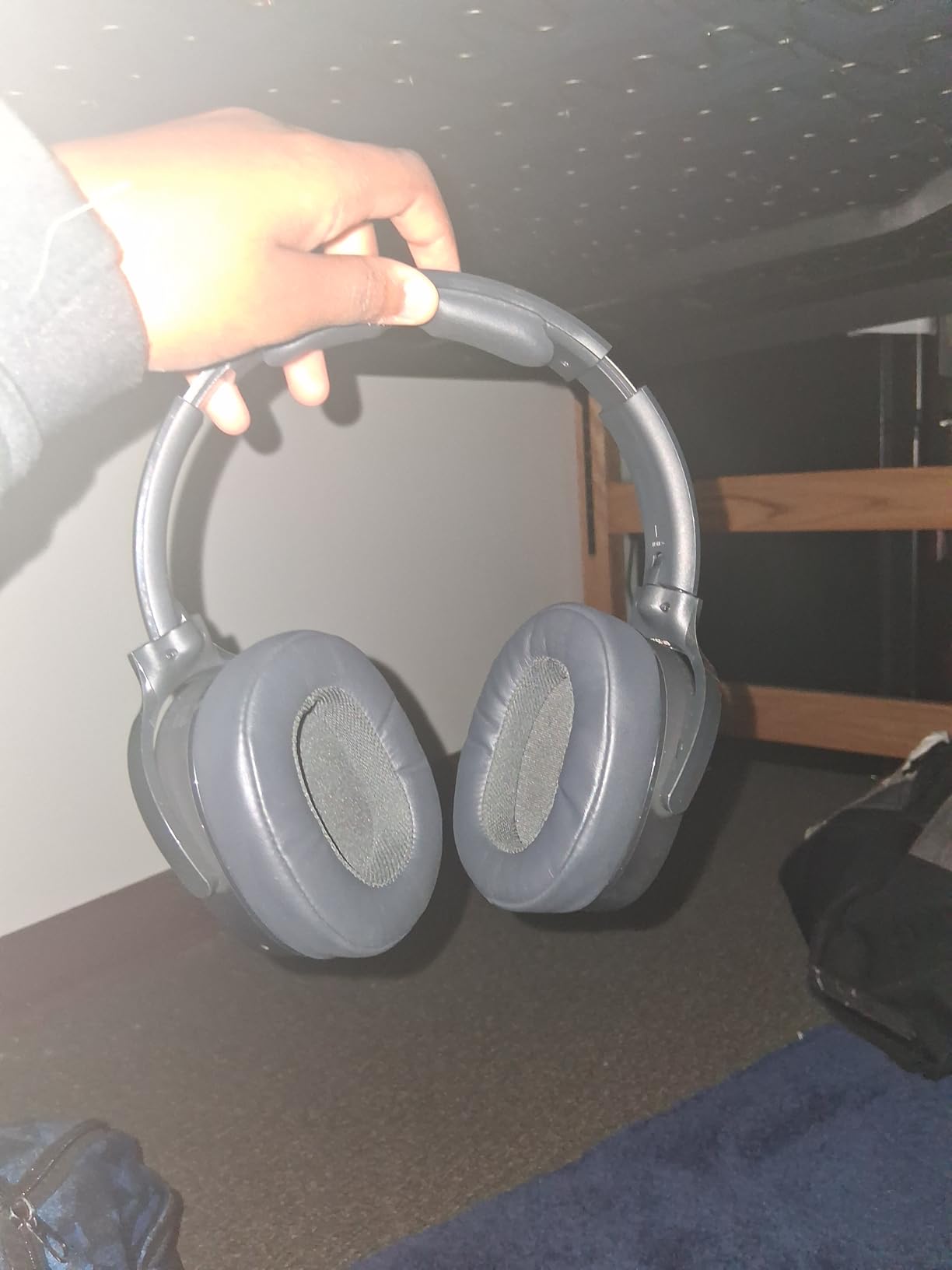 Skullcandy Hesh Evo Wireless Over-Ear Bluetooth Headphones with Extra USB-C Charging Cable, Noise Isolating, 36 Hours Battery, Foldable Lightweight Design, Microphone for iPhone Android - True Black Customer Review Skullcandy Hesh Evo Wireless Over-Ear Bluetooth Headphones with Extra USB-C Charging Cable, Noise Isolating, 36 Hours Battery, Foldable Lightweight Design, Microphone for iPhone Android - True Black - Customer Photo 2