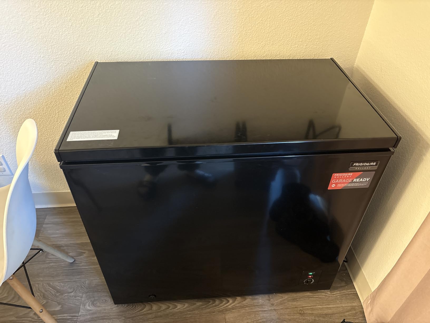 FRIGIDAIRE EFRF5003-BLACK Chest Deep Freezer-Garage-Ready, 5.0 Cu. Ft. Capacity, Black-Adjustable Thermostat-Removable Vinyl Coated Wire Basket-Easy Defrost Drain - Customer Photo 2