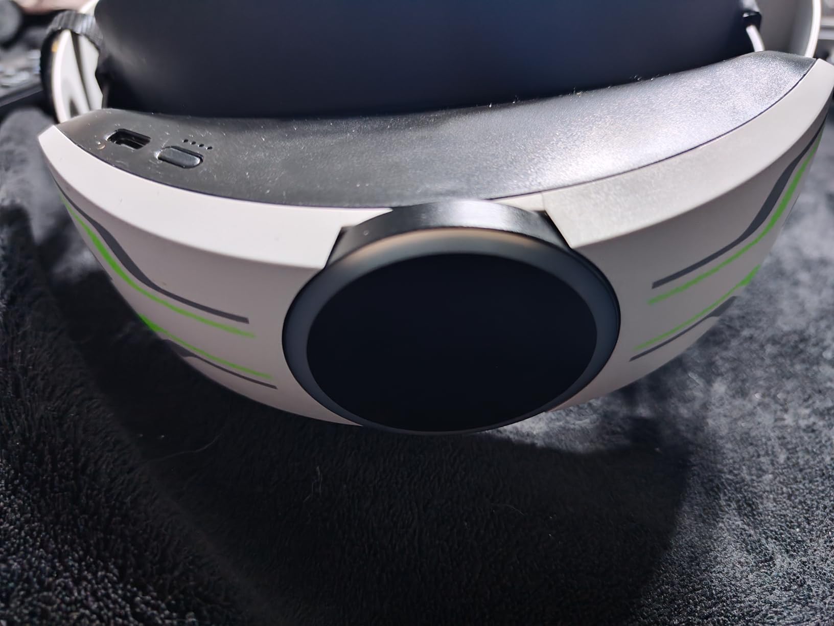 Meta Quest 3 512GB — The Most Powerful Quest — Ultimate Mixed Reality Experiences — Get a 3-Month Trial of Meta Horizon+ Included - Customer Photo 3