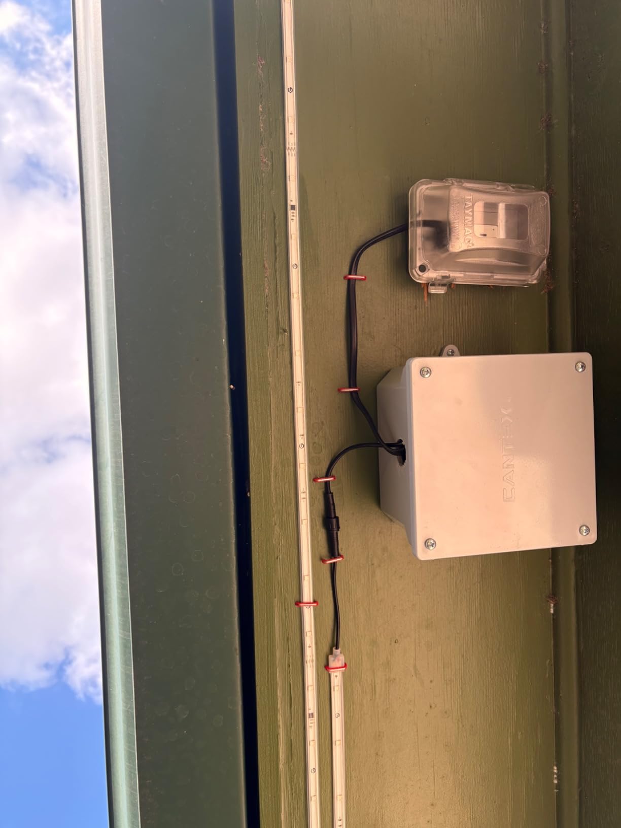 Govee Outdoor LED Strip Lights, 98.4ft Smart Outdoor Lights Work with Alexa and Google Assistant, App Control, IP65 Waterproof, RGBIC Lights for Patio, Eave, Party Decorations - Customer Photo 2