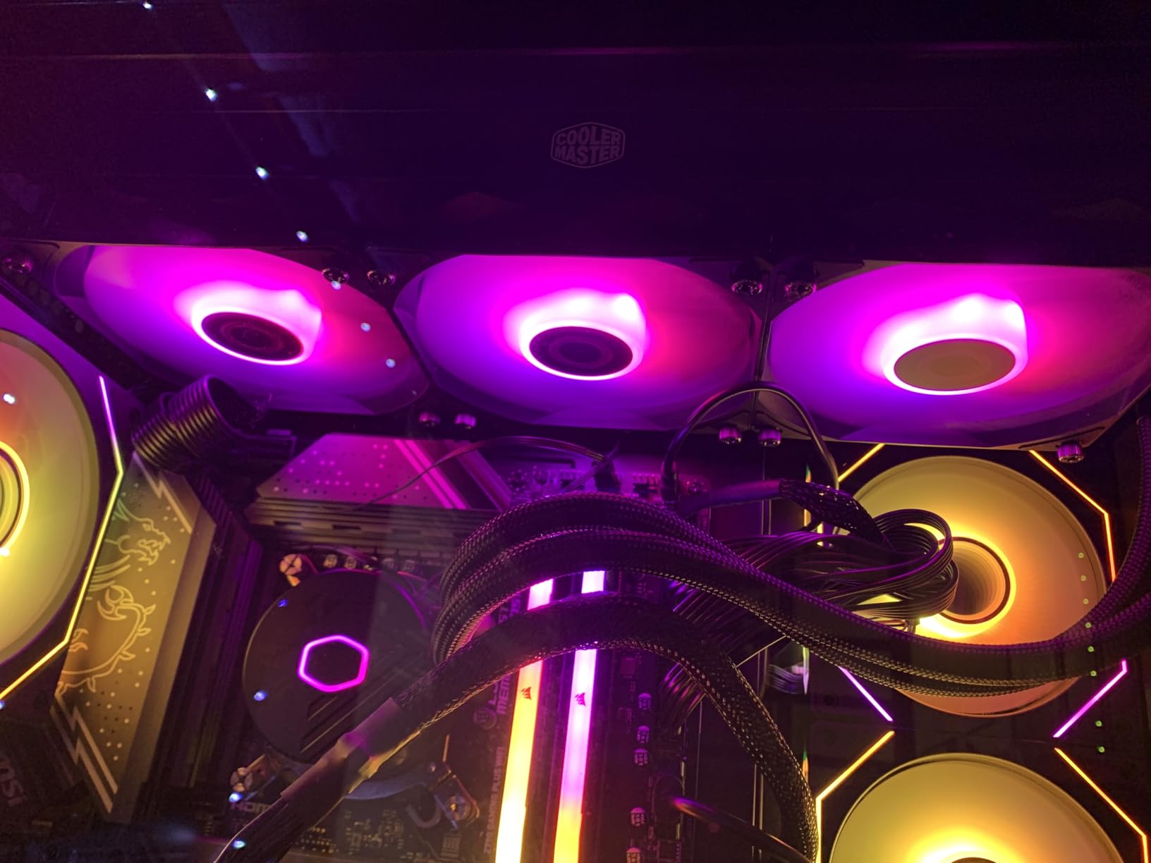 Cooler Master 120L Core Close-Loop AIO Liquid Cooler, R7|i5 Gen S Dual Chamber Pump, 120mm PWM, 120mm Radiator, White Lighting, AMD Ryzen AM5|4, Intel LGA 1851|1700 Platform - Customer Photo 2