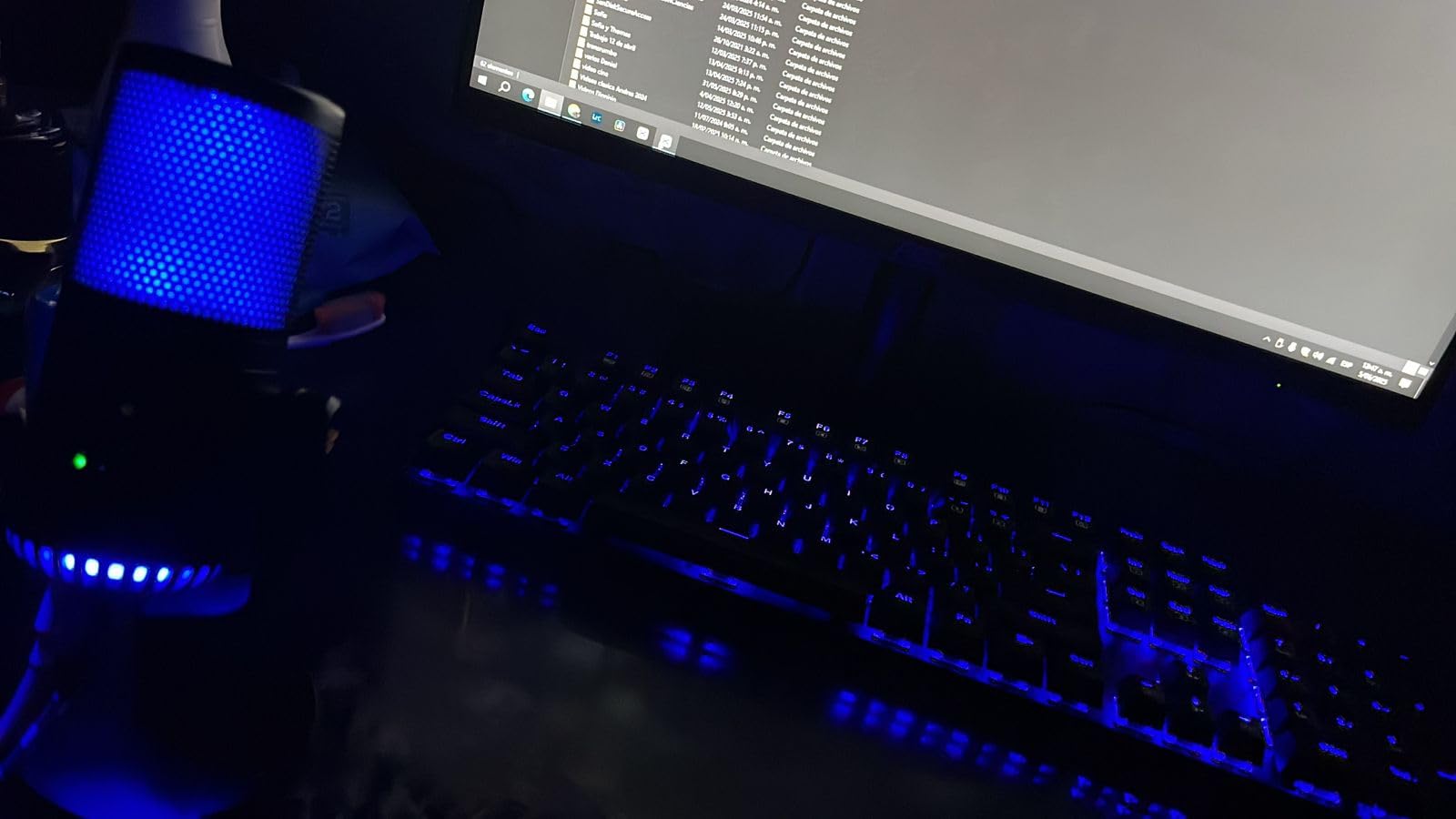 Redragon Mechanical Gaming Keyboard Wired, 11 Programmable Backlit Modes, Hot-Swappable Red Switch, Anti-Ghosting, Double-Shot PBT Keycaps, Light Up Keyboard for PC Mac - Customer Photo 3