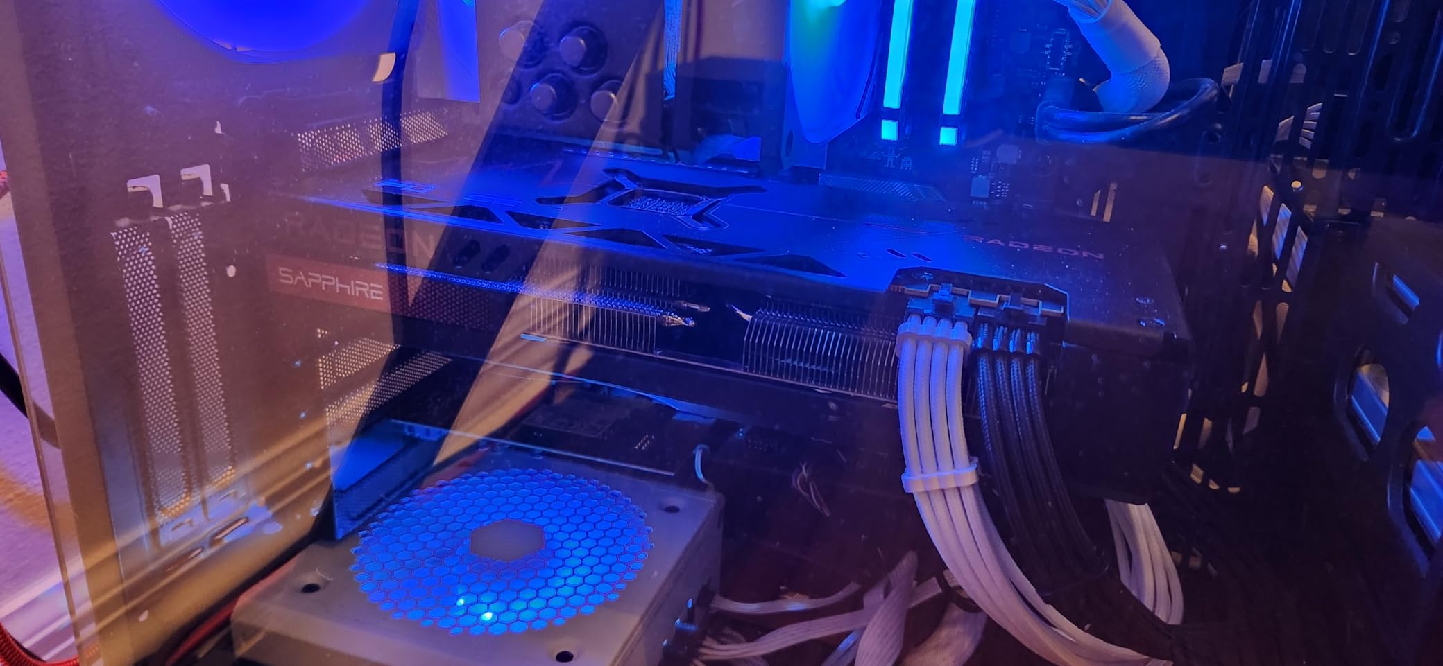 Sapphire 11330-02-20G Pulse AMD Radeon RX 7800 XT Gaming Graphics Card with 16GB GDDR6, AMD RDNA 3 - Customer Photo 1