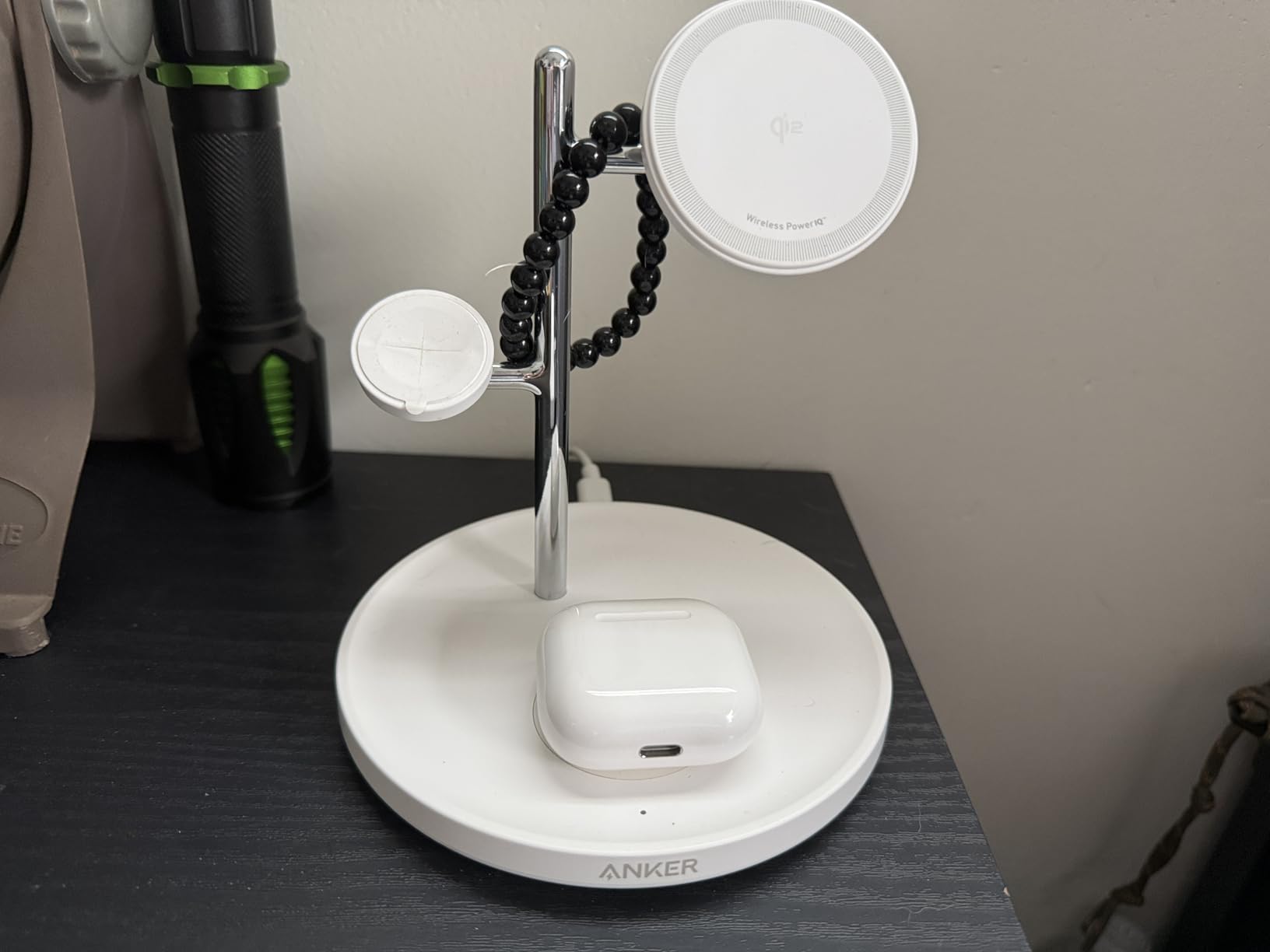 Anker MagSafe Charger Stand, iPhone 17 Wireless Charging Station, MagGo 3 in 1 Charging Station, Qi2 Certified 15W Wireless Charger, Desk Accessory, for iPhone 15/14/13/12 Series Apple Watch, AirPods - Customer Photo 3