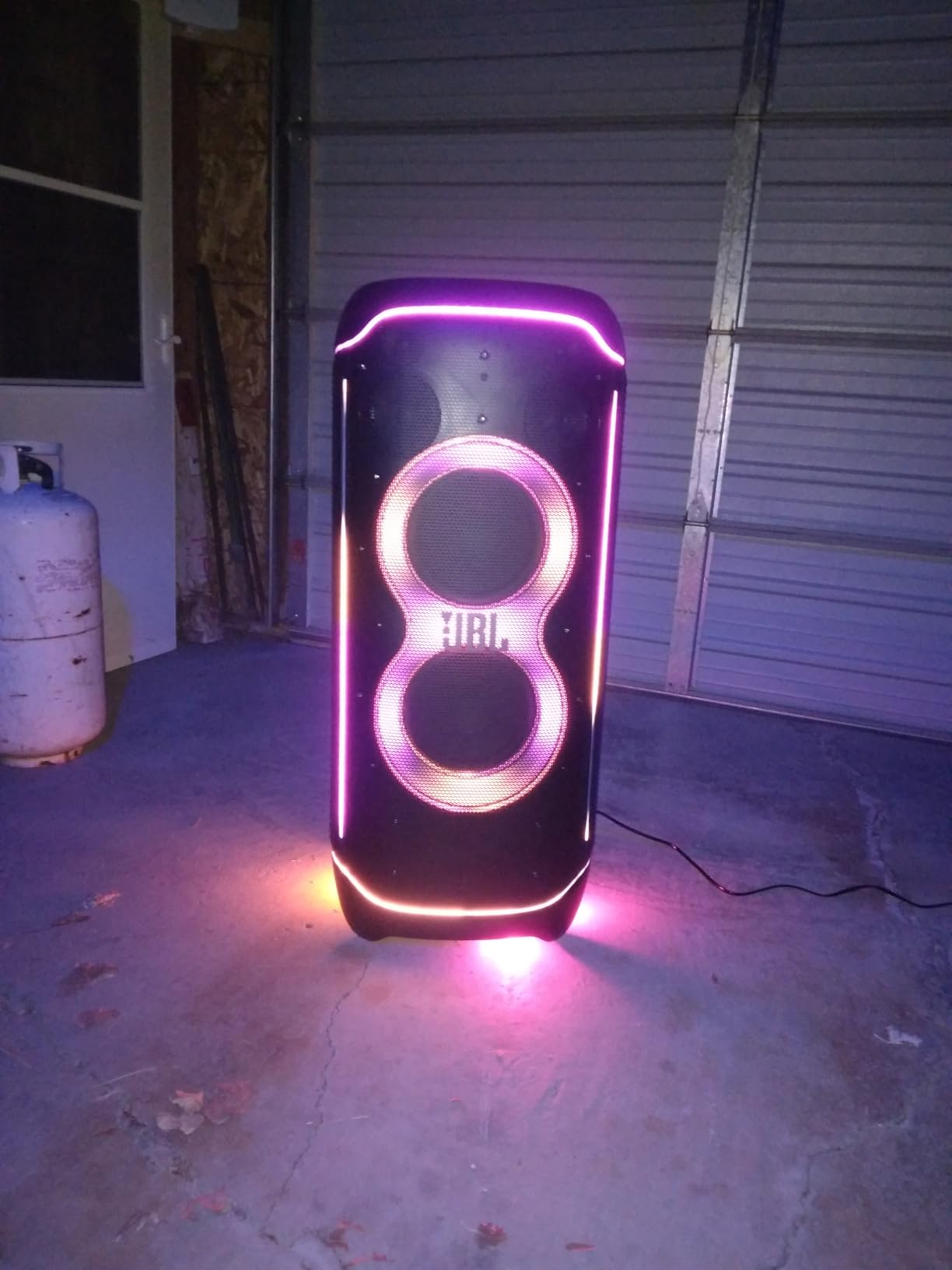 JBL Partybox Ultimate - Multi Purpose Party Speaker, with Wi-fi & Bluetooth Connectivity, Wireless, Lightshow, IPx4 Slashproof, Dual Mic & Guitar Inputs, Handle & Sturdy Wheels, Black - Customer Photo 1