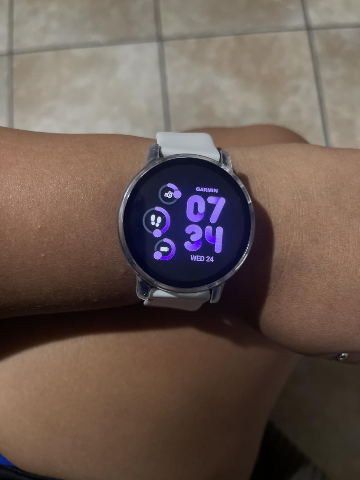 Garmin vívoactive 5, Health and Fitness GPS Smartwatch, AMOLED Display, Up to 11 Days of Battery, Ivory Customer Review Garmin vívoactive 5, Health and Fitness GPS Smartwatch, AMOLED Display, Up to 11 Days of Battery, Ivory - Customer Photo 1