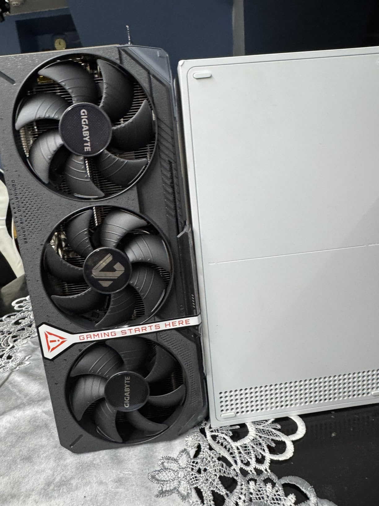 GIGABYTE Radeon RX 7700 XT Gaming OC 12G Graphics Card, 3X WINDFORCE Fans 12GB 192-bit GDDR6, GV-R77XTGAMING OC-12GD Video Card - Customer Photo 1