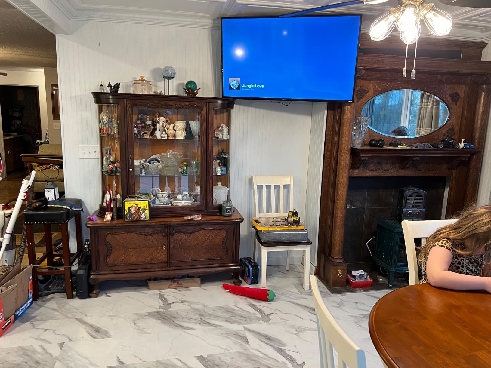 Westinghouse Roku TV - 43 Inch Smart TV, 4K UHD QLED Television w/HDR 10+, Dolby Vision, Wi-Fi & Mobile App Connectivity, Flat Screen Compatible w/Apple HomeKit, Alexa, & Google Assistant - Customer Photo 2