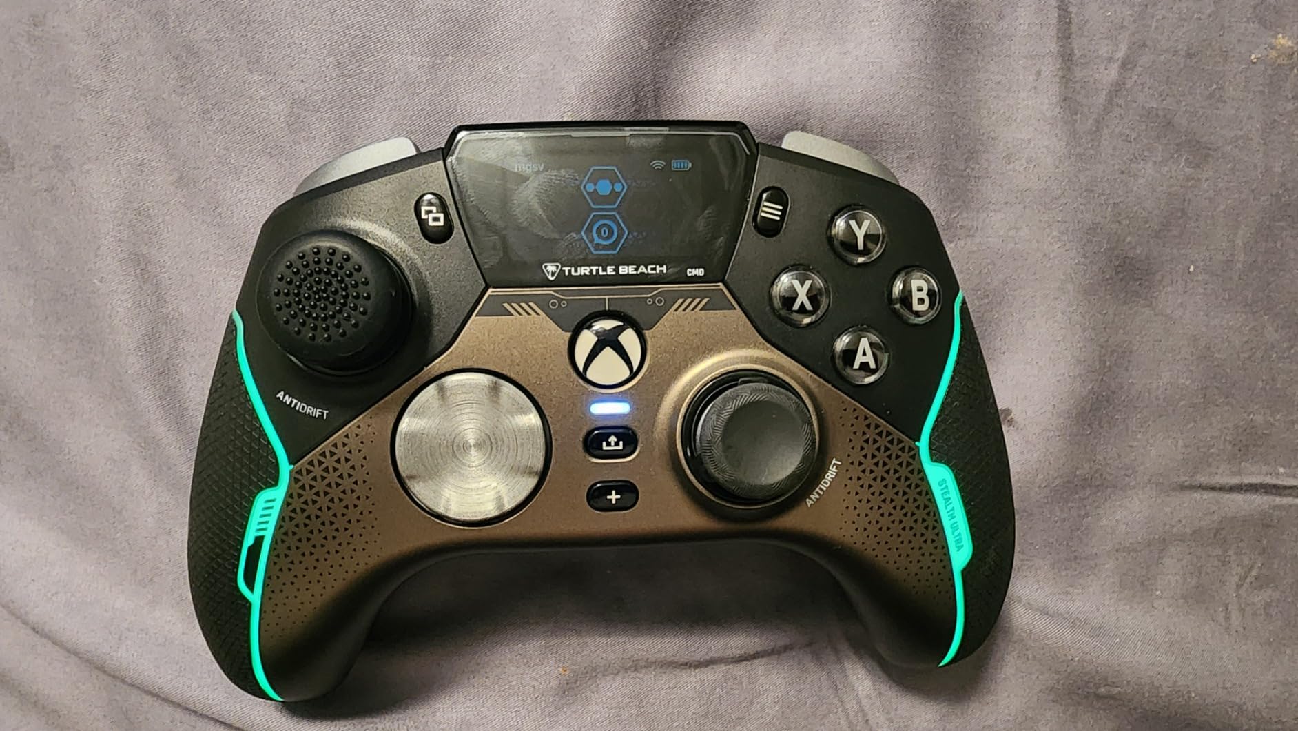 Turtle Beach Stealth Ultra High-Performance Wireless Gaming Controller Licensed for Xbox Series X|S, Xbox One, Windows PC, Android - LED Dashboard, Dock, RGB Lighting, 30-Hr Battery, Bluetooth, Black Customer Review Turtle Beach Stealth Ultra High-Performance Wireless Gaming Controller Licensed for Xbox Series X|S, Xbox One, Windows PC, Android - LED Dashboard, Dock, RGB Lighting, 30-Hr Battery, Bluetooth, Black - Customer Photo 1