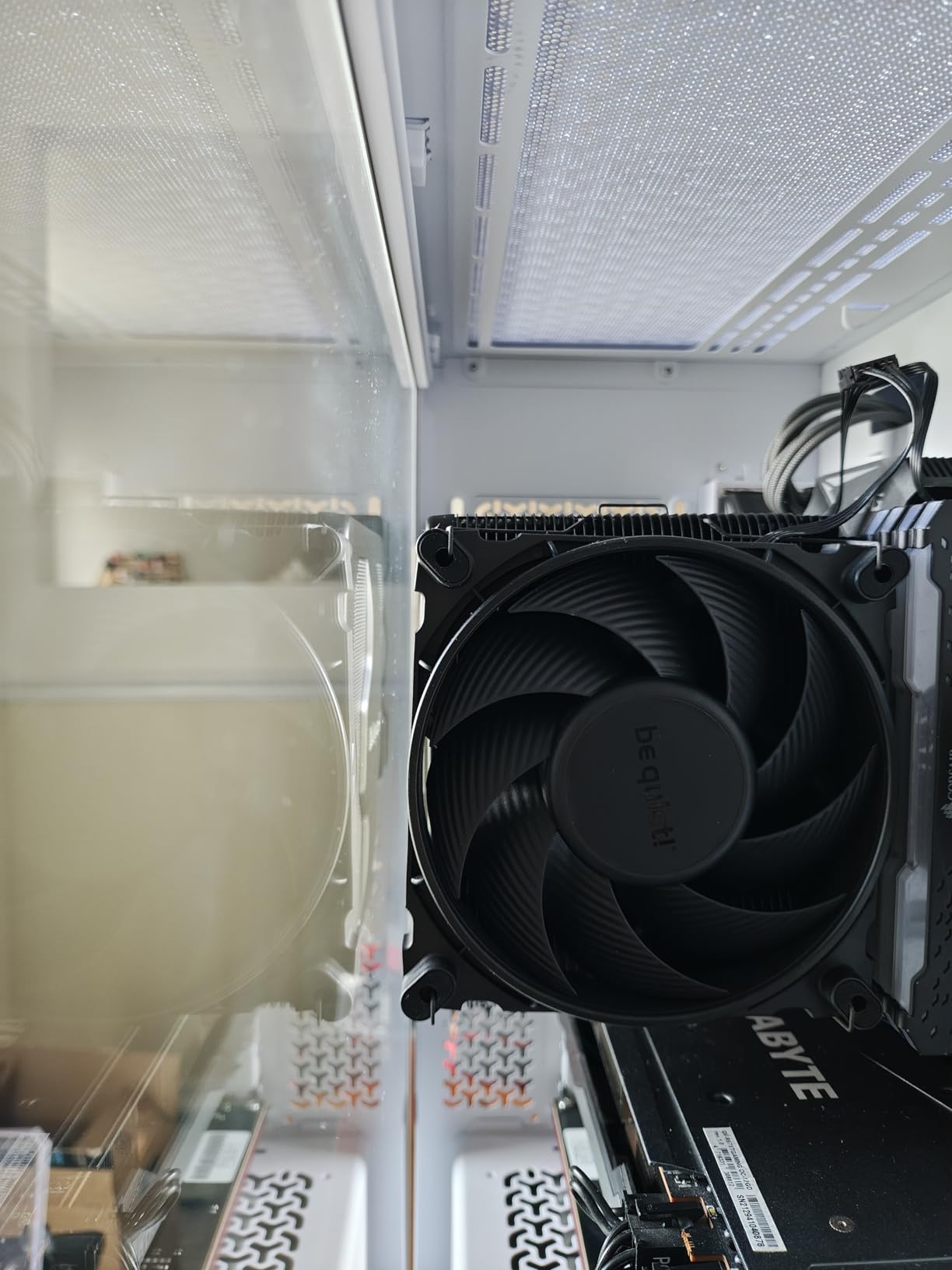 be quiet! Dark Rock Pro 5 Quiet Cooling CPU Cooler | Immensely High Airflow | 7 high-Performance Copper Heat Pipes | Speed Switch | Thermal Grease | BK036 Customer Review be quiet! Dark Rock Pro 5 Quiet Cooling CPU Cooler | Immensely High Airflow | 7 high-Performance Copper Heat Pipes | Speed Switch | Thermal Grease | BK036 - Customer Photo 2