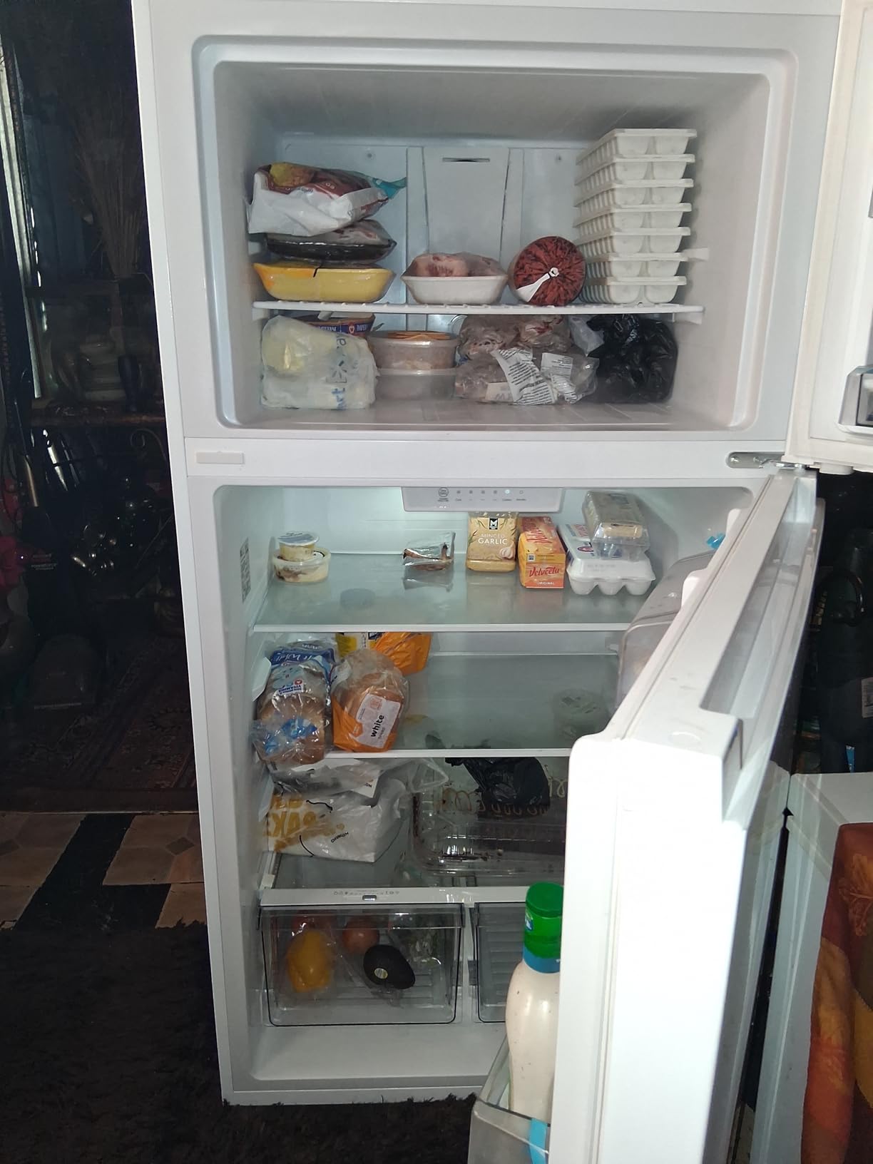 Kenmore 33 in. 20.5 cu. ft. Capacity Refrigerator/Freezer with Full-Width Adjustable Glass Shelving, Humidity Control Crispers, ENERGY STAR Certified, White - Customer Photo 2