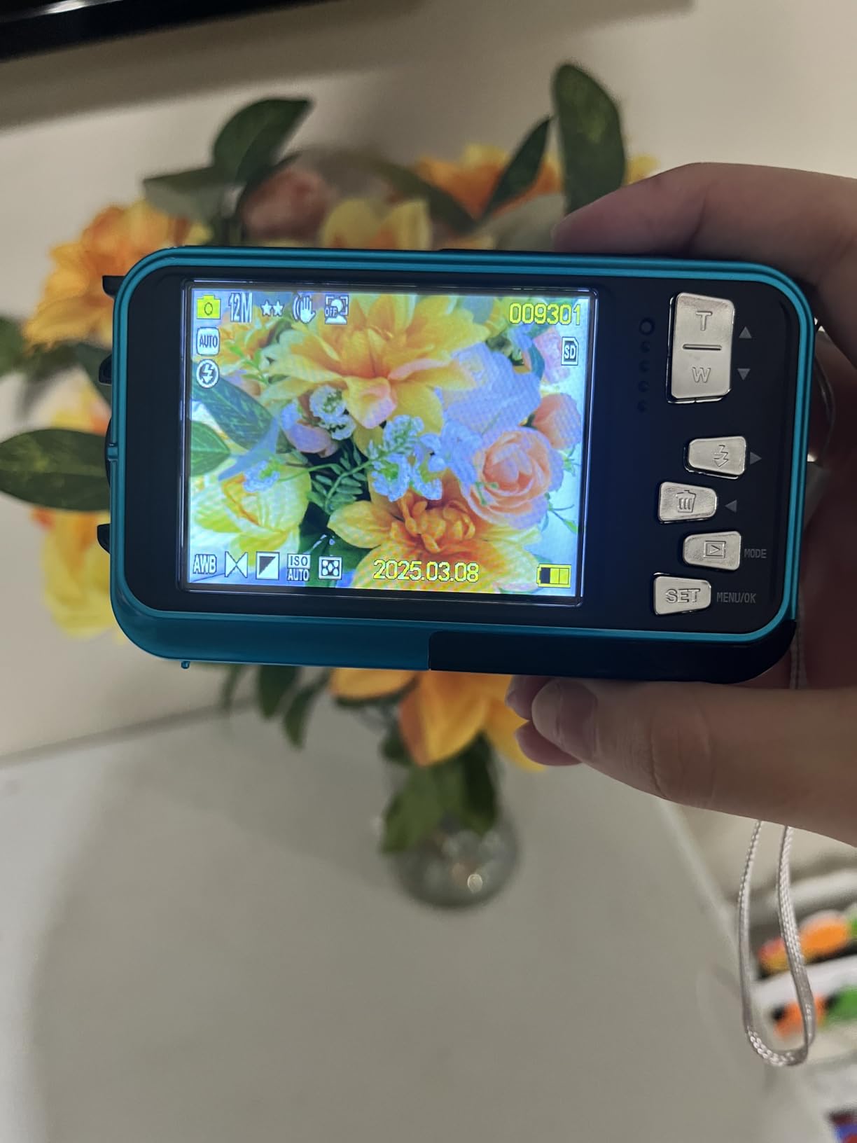 4K Underwater Camera 11FT Waterproof Camera with 32GB Card 56MP Autofocus Dual-Screen Selfie Underwater Camera for Snorkeling Waterproof Compact Floatable Digital Camera 1250mAh Battery Type-C (Blue) - Customer Photo 1