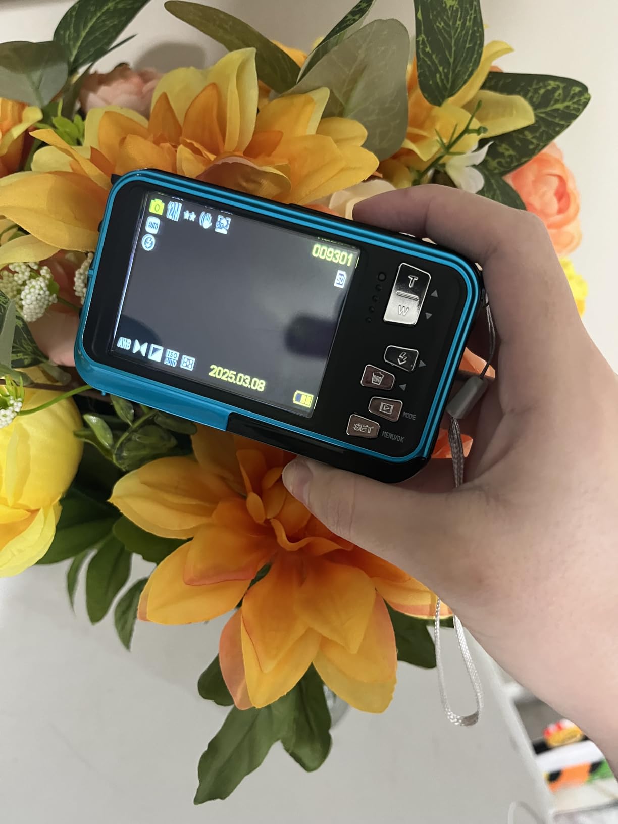 4K Underwater Camera 11FT Waterproof Camera with 32GB Card 56MP Autofocus Dual-Screen Selfie Underwater Camera for Snorkeling Waterproof Compact Floatable Digital Camera 1250mAh Battery Type-C (Blue) - Customer Photo 2