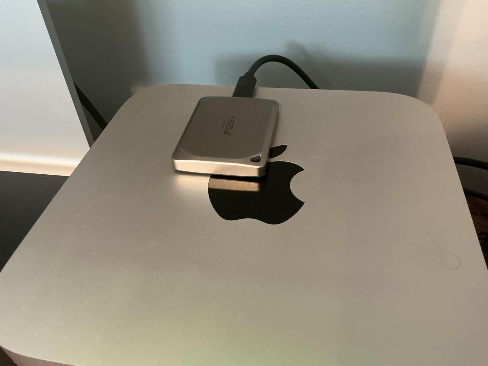 Crucial X9 Pro for Mac 2TB Portable SSD, Up to 1050MB/s Read/Write, 3.2 USB-C, External Solid State Drive, Optimized for Apple Devices, for Professional Creators, Light Gold - CT2000X9PROMACSSD9B02 - Customer Photo 2