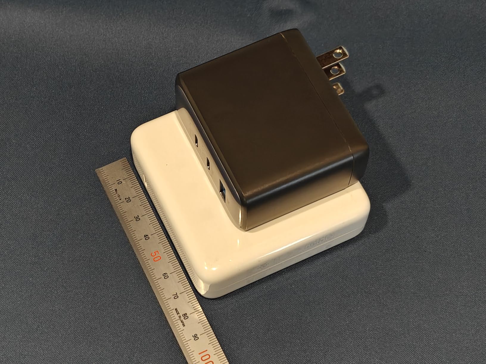 Anker Nano 100W USB-C Charger, 3-Port Fast Compact GaN Charger for MacBook Pro/Air, Pixelbook, ThinkPad, Dell XPS, iPad Pro, iPhone 16 Series, Galaxy S23, and More (Black, 1 Pack & 1 Cable) - Customer Photo 1