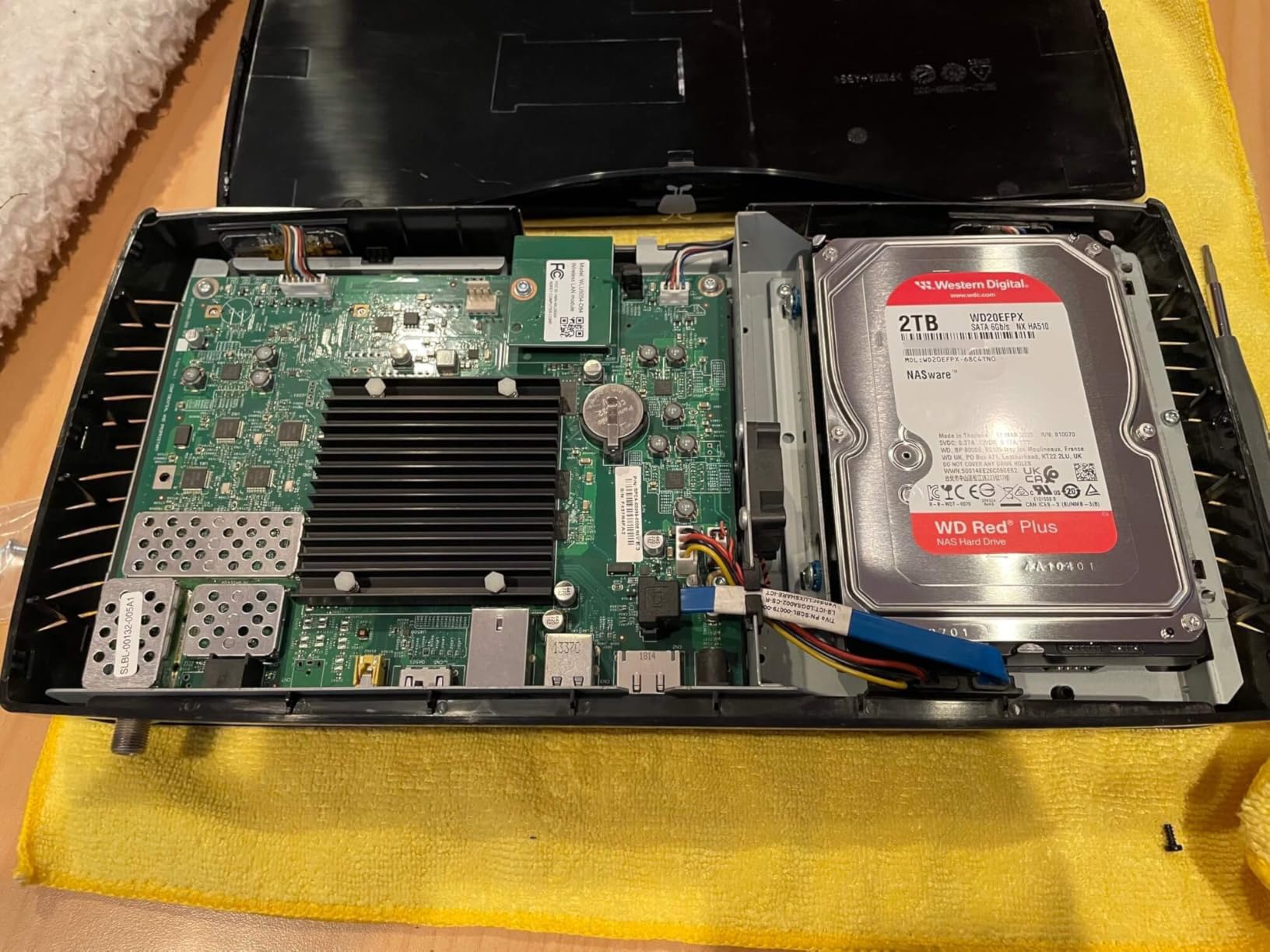 Western Digital 8TB WD Red Plus NAS Internal Hard Drive HDD - 5640 RPM, SATA 6 Gb/s, CMR, 256 MB Cache, 3.5