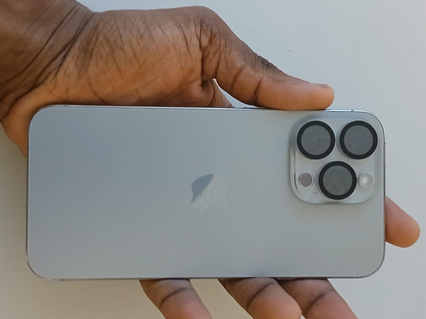 Apple iPhone 15 Pro Max, 1TB, Natural Titanium - Unlocked (Renewed) - Customer Photo 2