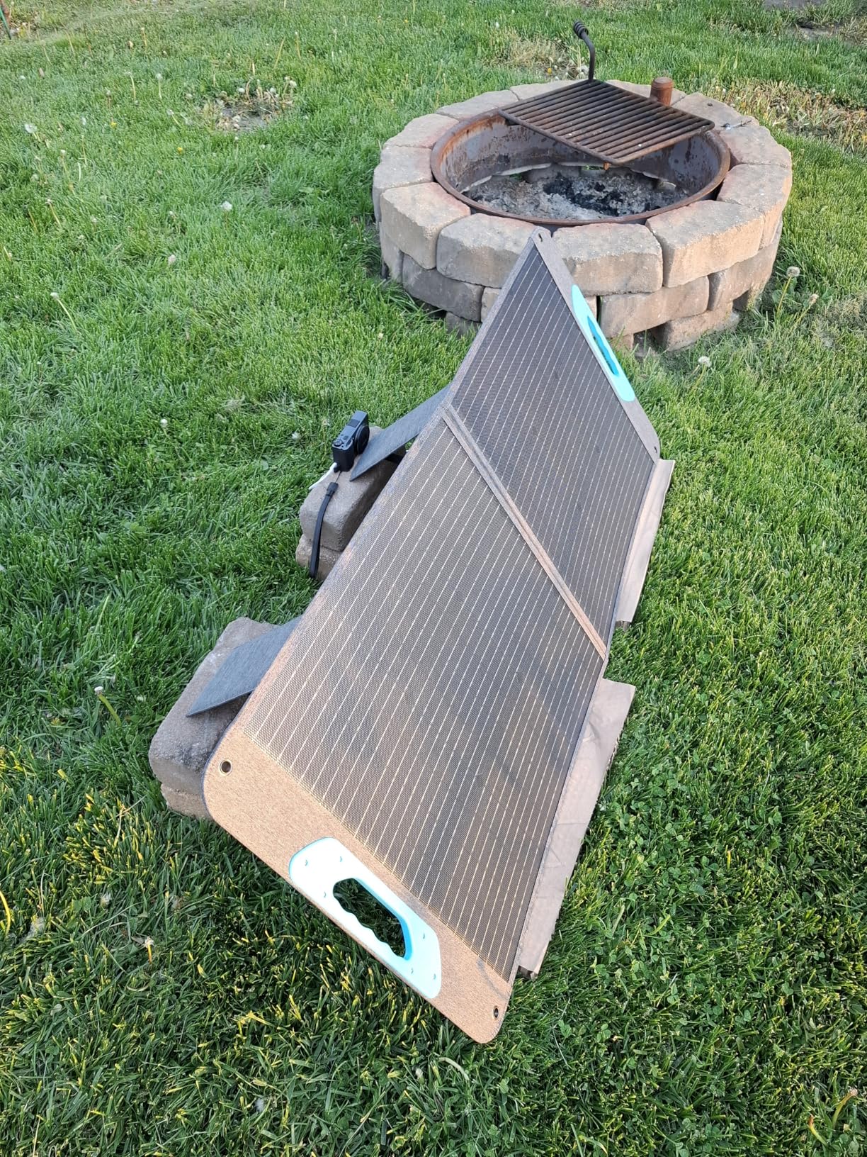 Renogy 200W Portable Solar Panel, IP65 Waterproof Foldable Solar Panel Power Backup, Solar Charger for Power Station RV Camping Off Grid - Customer Photo 3