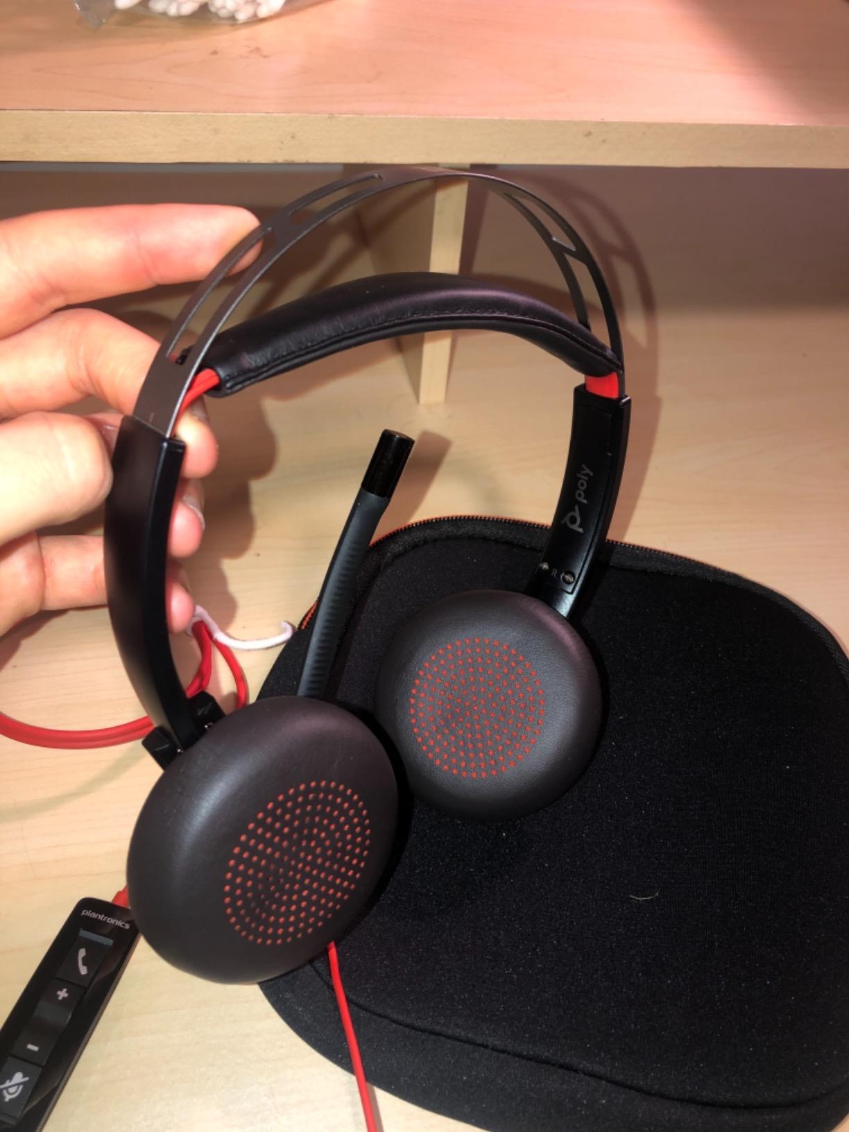 Poly Blackwire 5220 Wired Headset - Flexible Boom Mic - Noise Cancelling Headphones with Mic - USB-C, USB-A, 3.5mm - Ergonomic Over-Ear Design - Works with Microsoft Teams, Zoom - Work from Home Customer Review Poly Blackwire 5220 Wired Headset - Flexible Boom Mic - Noise Cancelling Headphones with Mic - USB-C, USB-A, 3.5mm - Ergonomic Over-Ear Design - Works with Microsoft Teams, Zoom - Work from Home - Customer Photo 1