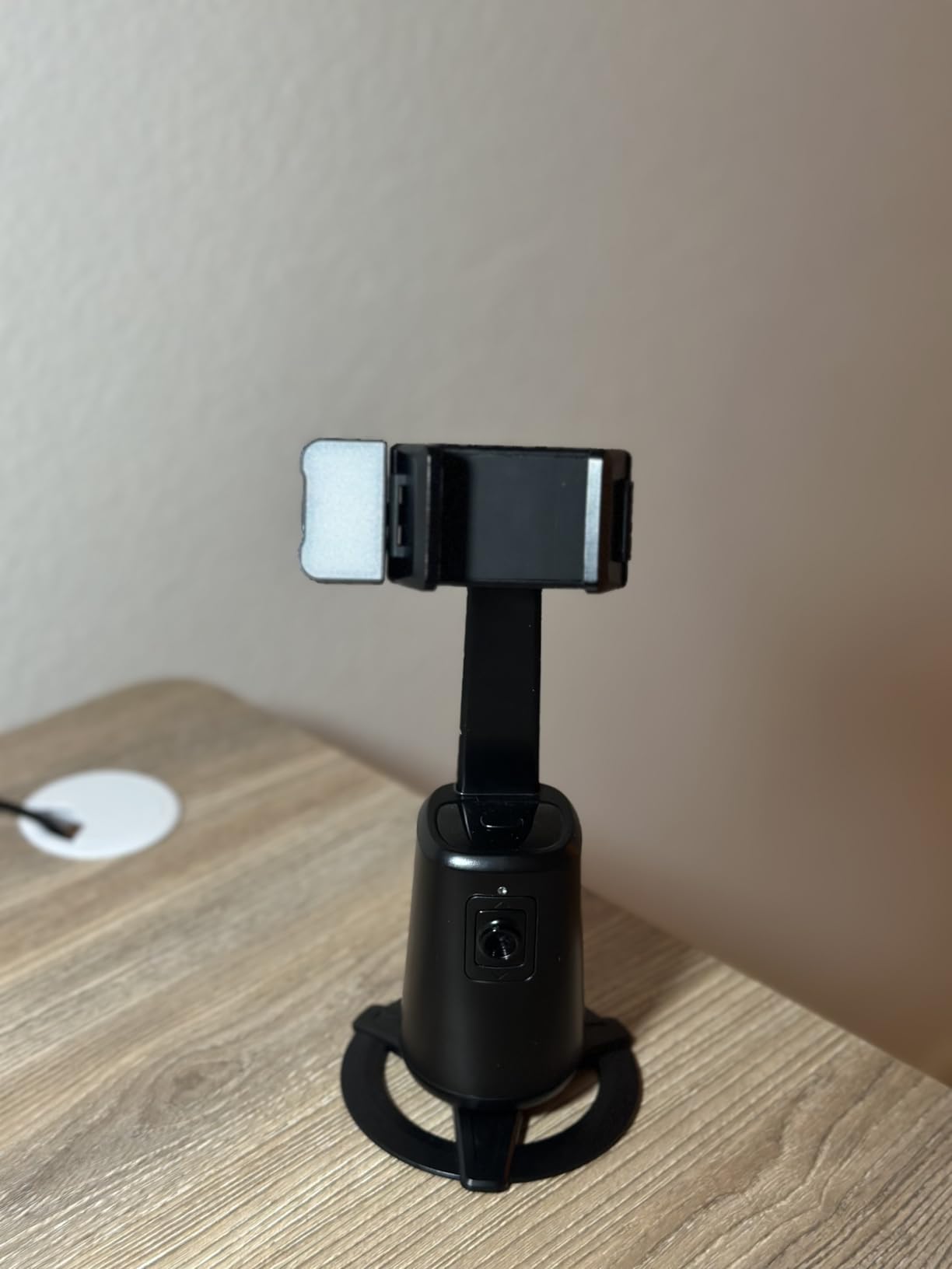 Auto Face Tracking Tripod 360° Rotating Cell Phone Photo and Video Kits Stand, No App, Camera Stand with Remote and Gesture Control, Rechargeable Smart Shooting Stand for Live Recording Tiktok(Black) Customer Review Auto Face Tracking Tripod 360° Rotating Cell Phone Photo and Video Kits Stand, No App, Camera Stand with Remote and Gesture Control, Rechargeable Smart Shooting Stand for Live Recording Tiktok(Black) - Customer Photo 1