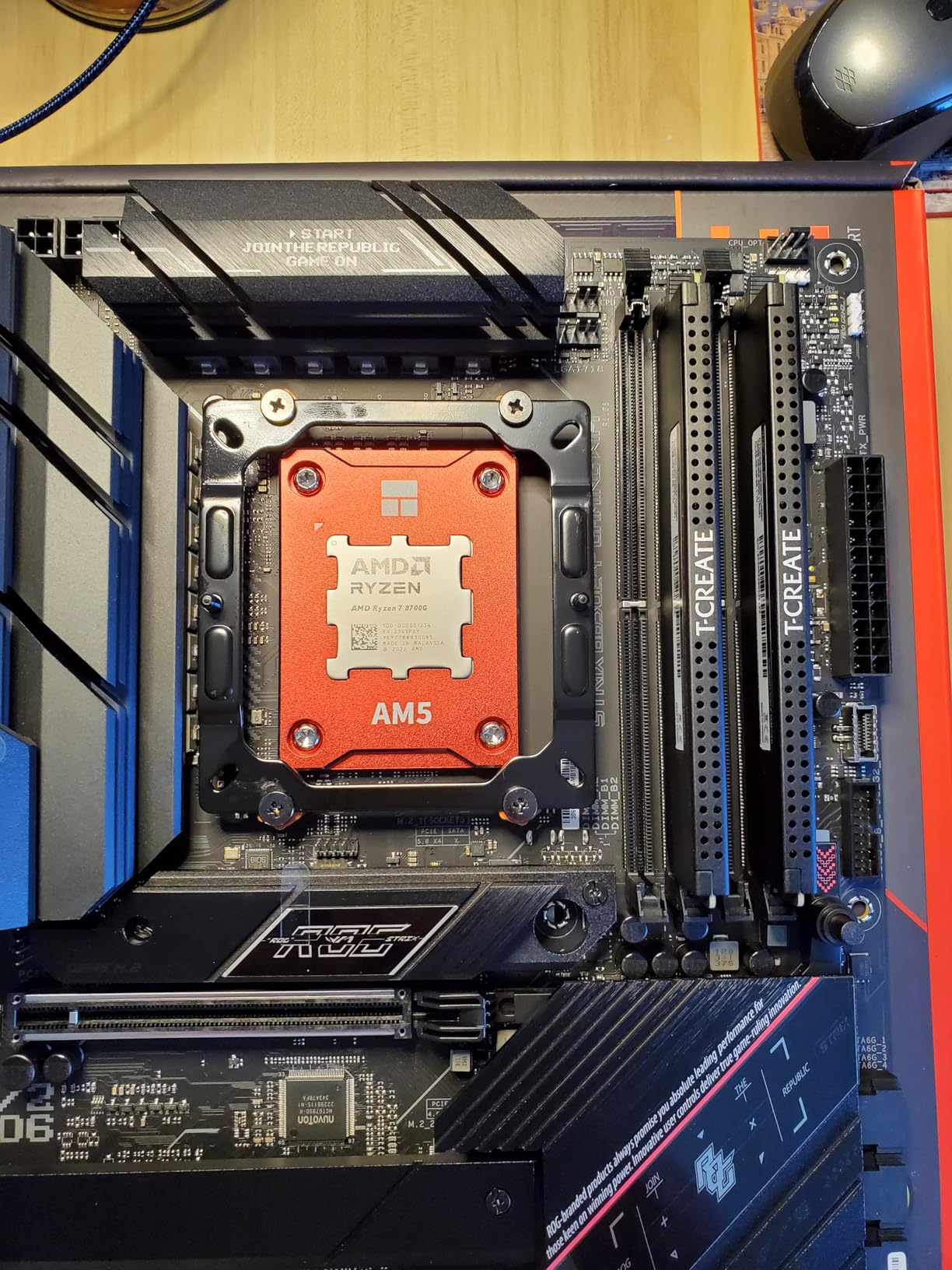 AMD Ryzen 7 8700G 8-Core, 16-Thread Desktop Processor - Customer Photo 2