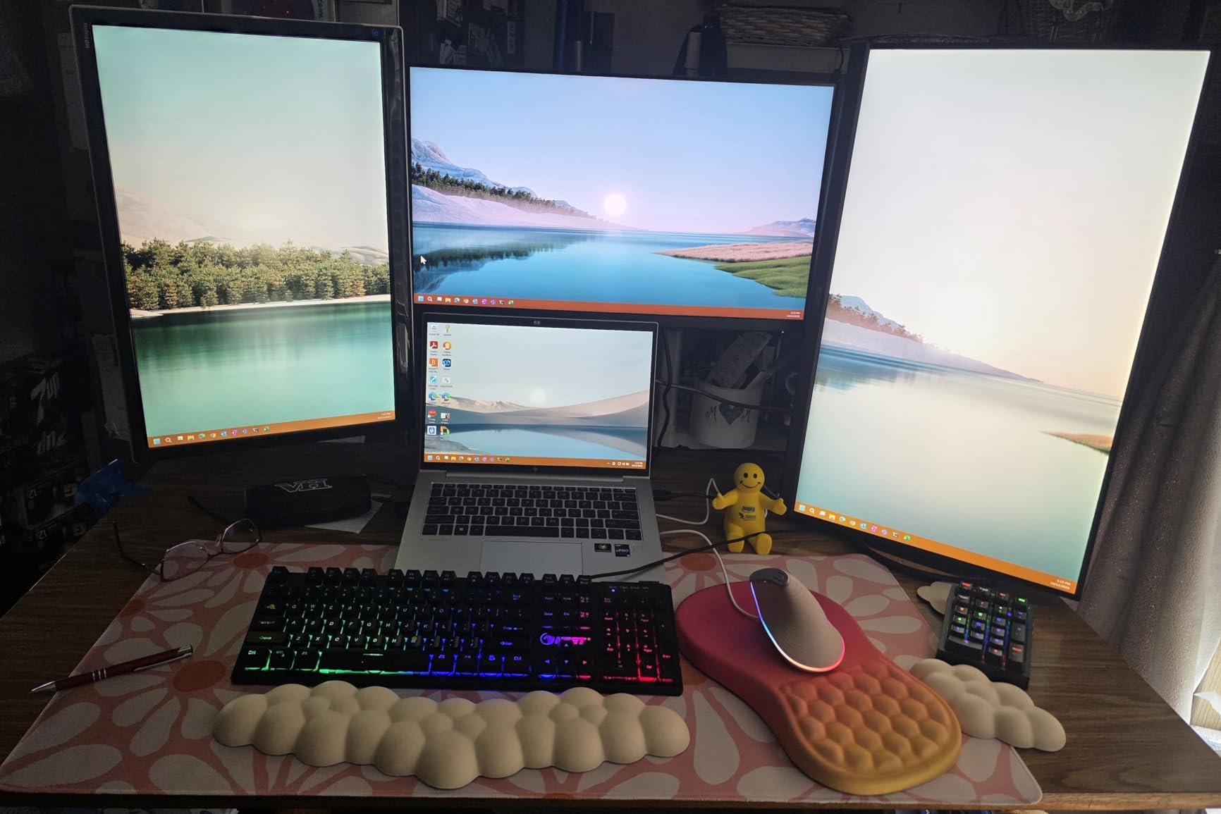 iCasso Desk Mat, Desk Matt for Desktop, Cute Desk Pad Mat, XXL Large Mouse Pad for Desk, Anti-Slip Big Mousepad with Stitched Edges, Keyboard Pad Mouse Mat for Computer, Work, Gaming (Orange Floral) Customer Review iCasso Desk Mat, Desk Matt for Desktop, Cute Desk Pad Mat, XXL Large Mouse Pad for Desk, Anti-Slip Big Mousepad with Stitched Edges, Keyboard Pad Mouse Mat for Computer, Work, Gaming (Orange Floral) - Customer Photo 1