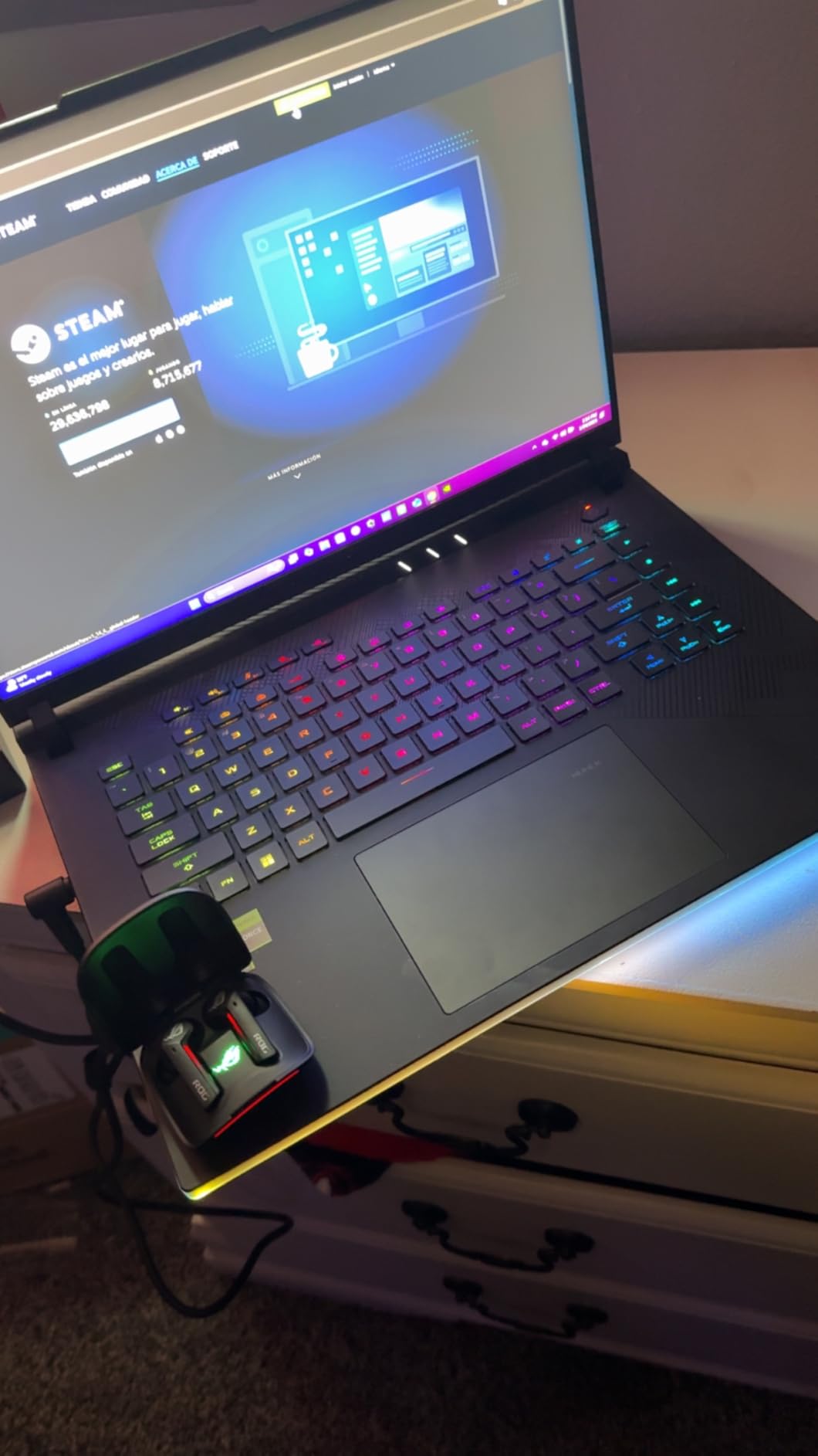 ASUS ROG Strix Scar 16 (2024) Gaming Laptop, 16