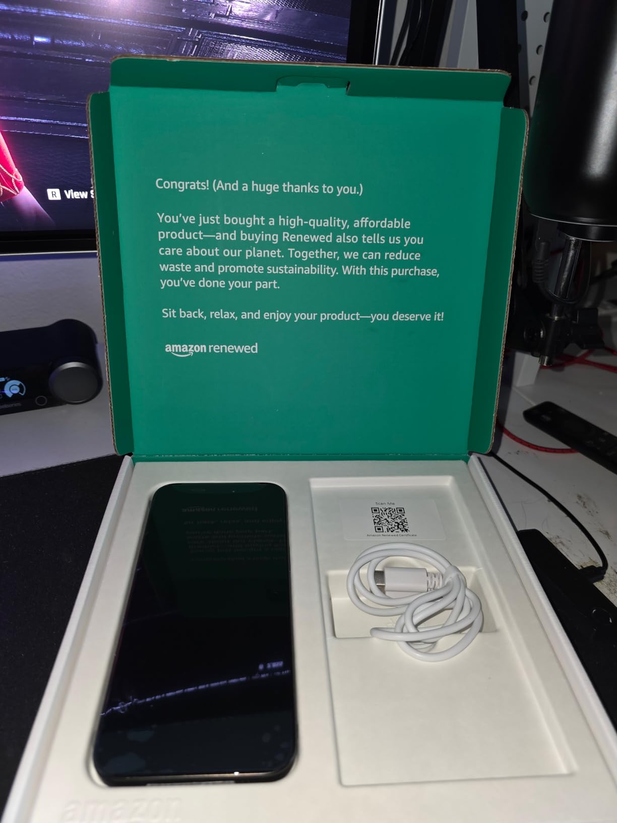 Apple iPhone 15 Pro Max, 256GB, Natural Titanium - Unlocked (Renewed Premium) Customer Review Apple iPhone 15 Pro Max, 256GB, Natural Titanium - Unlocked (Renewed Premium) - Customer Photo 4