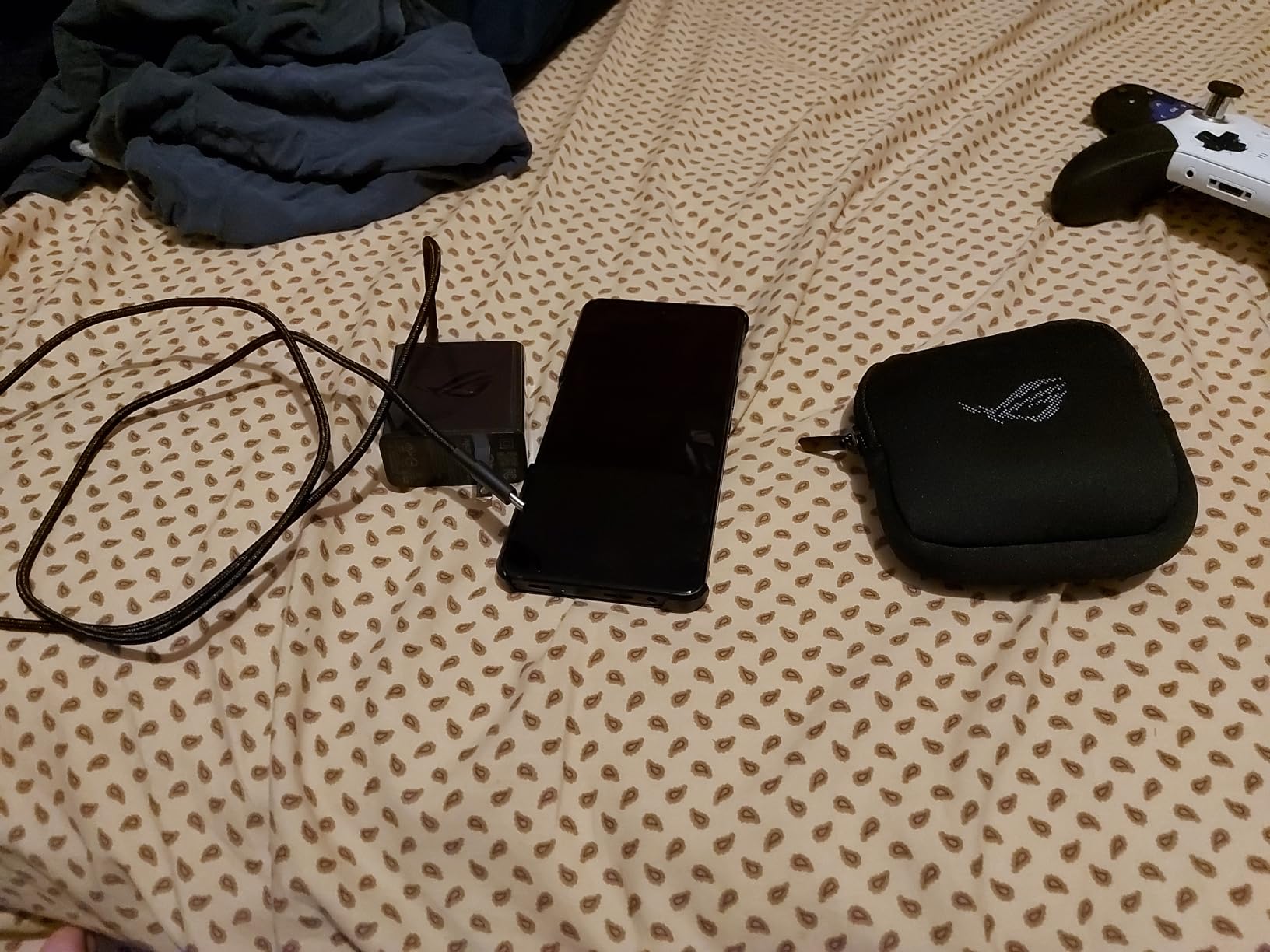 ASUS ROG Phone 8 Pro Unlocked Android Phone Bundle, US Version, 6.78