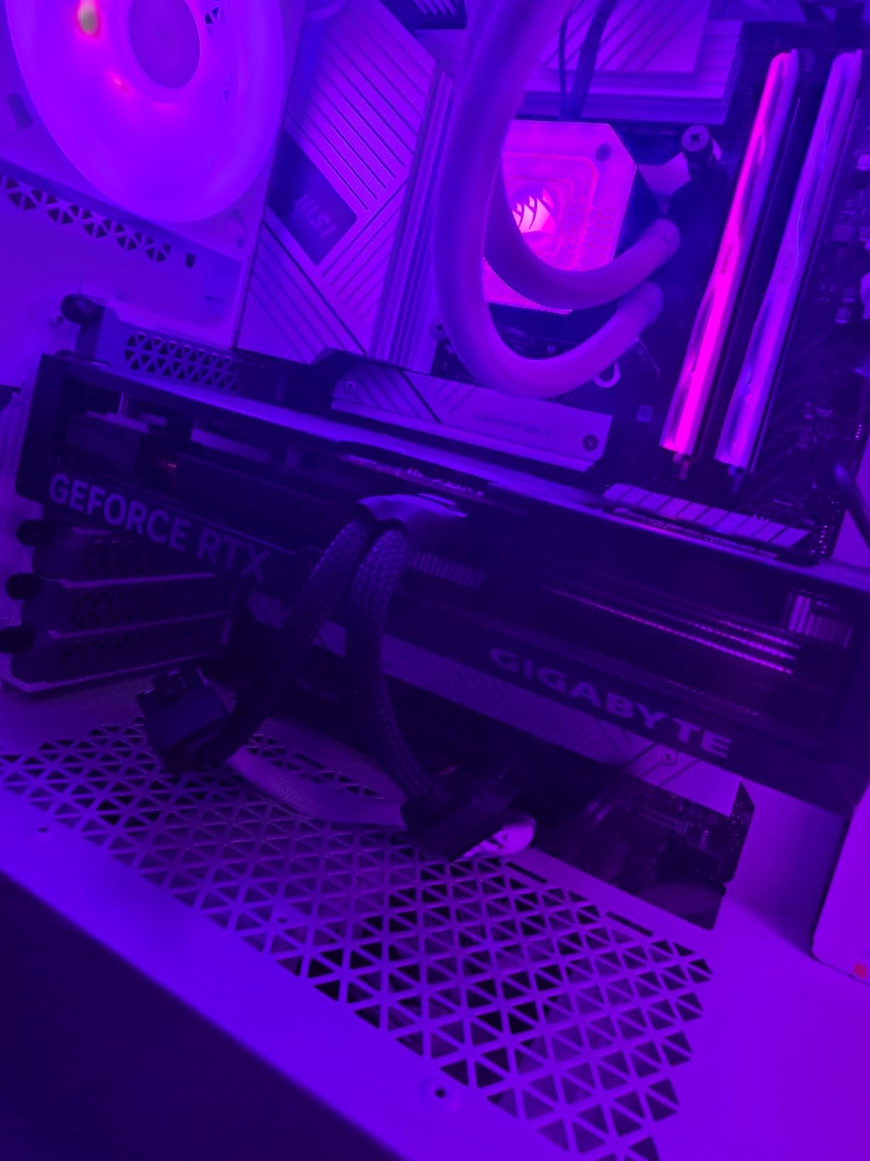 GIGABYTE GeForce RTX 4070 Super WINDFORCE OC 12G Graphics Card, 3X WINDFORCE Fans, 12GB 192-bit GDDR6X, GV-N407SWF3OC-12GD Video Card - Customer Photo 1