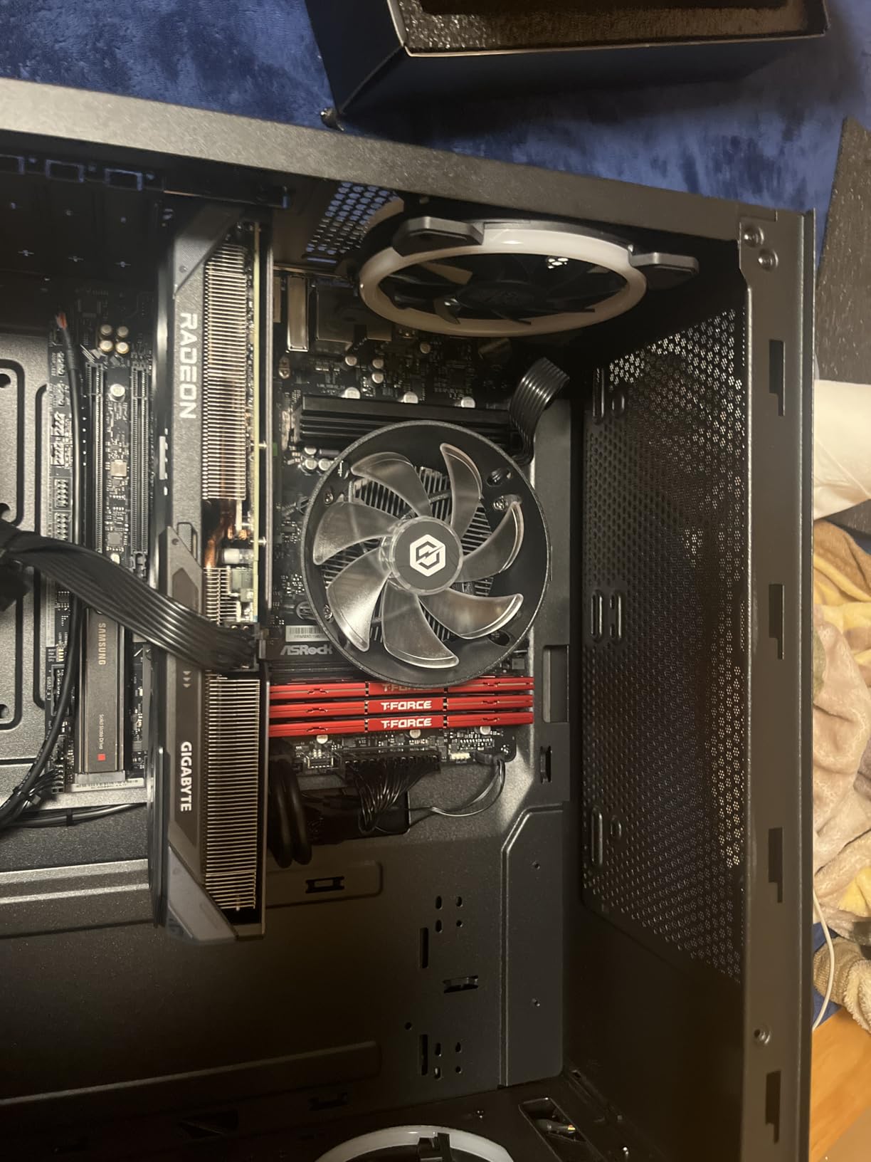 GIGABYTE Radeon RX 7600 XT Gaming OC 16G Graphics Card, 3X WINDFORCE Fans 16GB 128-bit GDDR6, GV-R76XTGAMING OC-16GD Video Card - Customer Photo 5