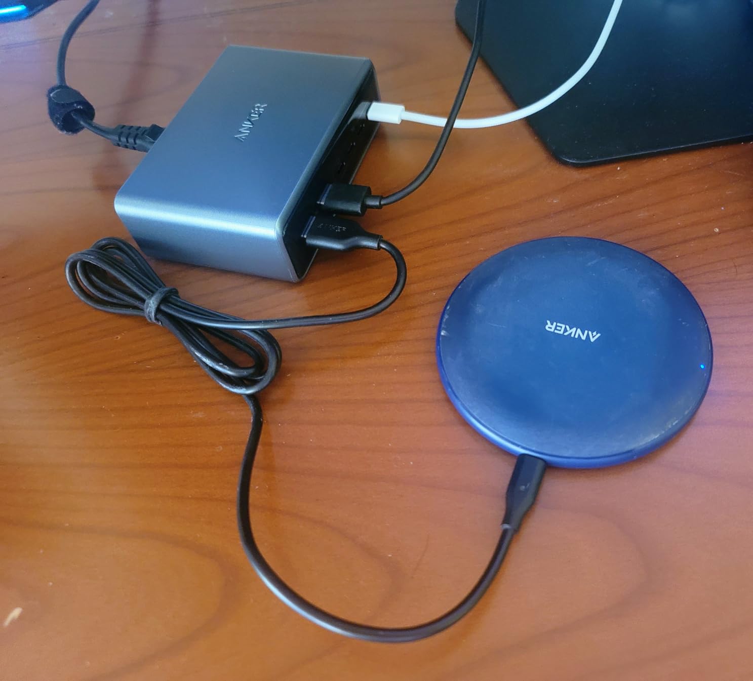 Anker Prime Charger, 200W 6-Port GaN Charging Station, USB-C PD Fast Charging Desktop Charger, Compatible with iPhone, Samsung, MacBook, Dell and More Customer Review Anker Prime Charger, 200W 6-Port GaN Charging Station, USB-C PD Fast Charging Desktop Charger, Compatible with iPhone, Samsung, MacBook, Dell and More - Customer Photo 5