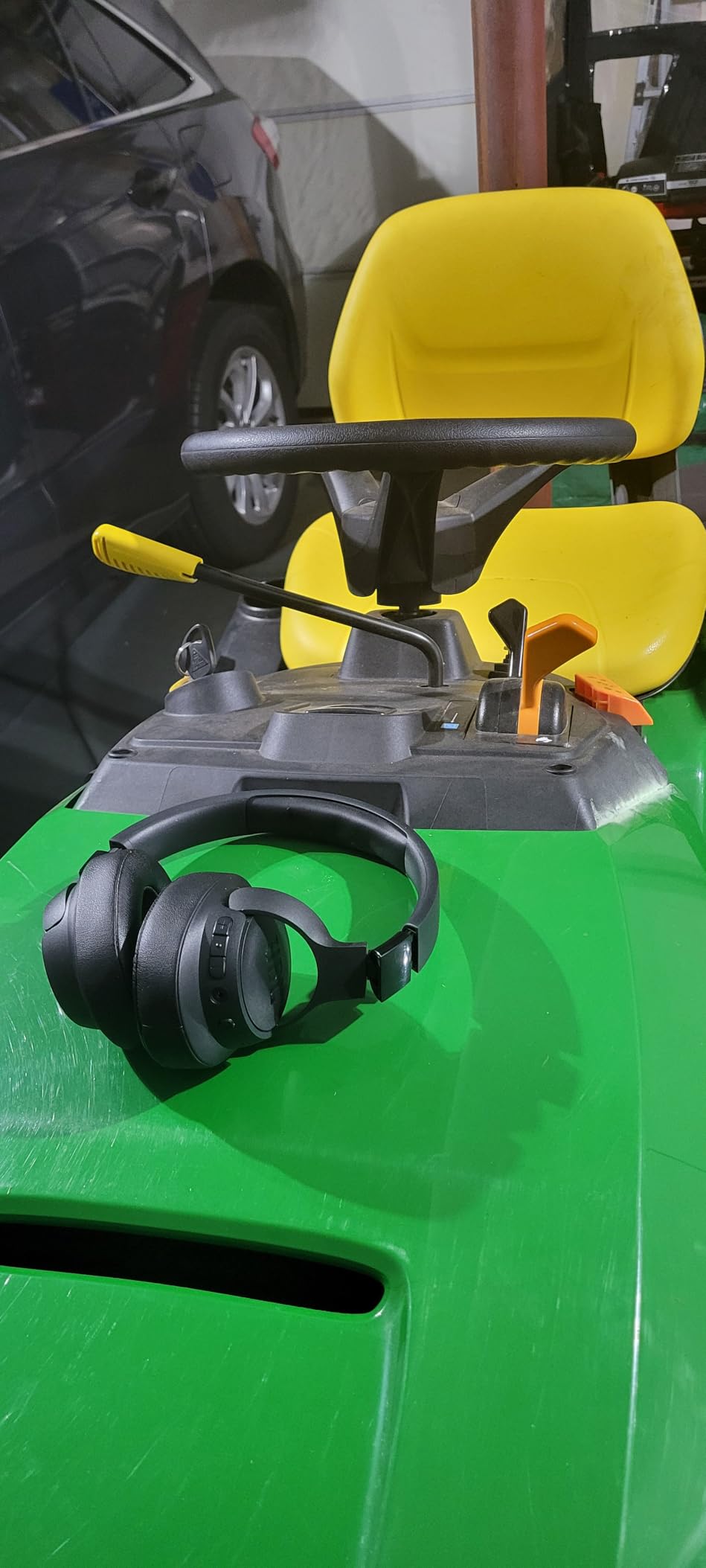 JBL Tune 720BT - Wireless Over-Ear Headphones with JBL Pure Bass Sound, Bluetooth 5.3, Up to 76H Battery Life and Speed Charge, Lightweight, Comfortable and Foldable Design (Black) Customer Review JBL Tune 720BT - Wireless Over-Ear Headphones with JBL Pure Bass Sound, Bluetooth 5.3, Up to 76H Battery Life and Speed Charge, Lightweight, Comfortable and Foldable Design (Black) - Customer Photo 1