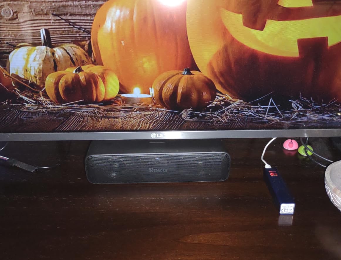 Roku Streambar SE | 2-in-1 TV Soundbar with Built-in 4K/HD/HDR Streaming, Premium Speakers, & Enhanced Speech Clarity for Crisp, Clear Dialogue - Quick Guided Simple Setup Customer Review Roku Streambar SE | 2-in-1 TV Soundbar with Built-in 4K/HD/HDR Streaming, Premium Speakers, & Enhanced Speech Clarity for Crisp, Clear Dialogue - Quick Guided Simple Setup - Customer Photo 1