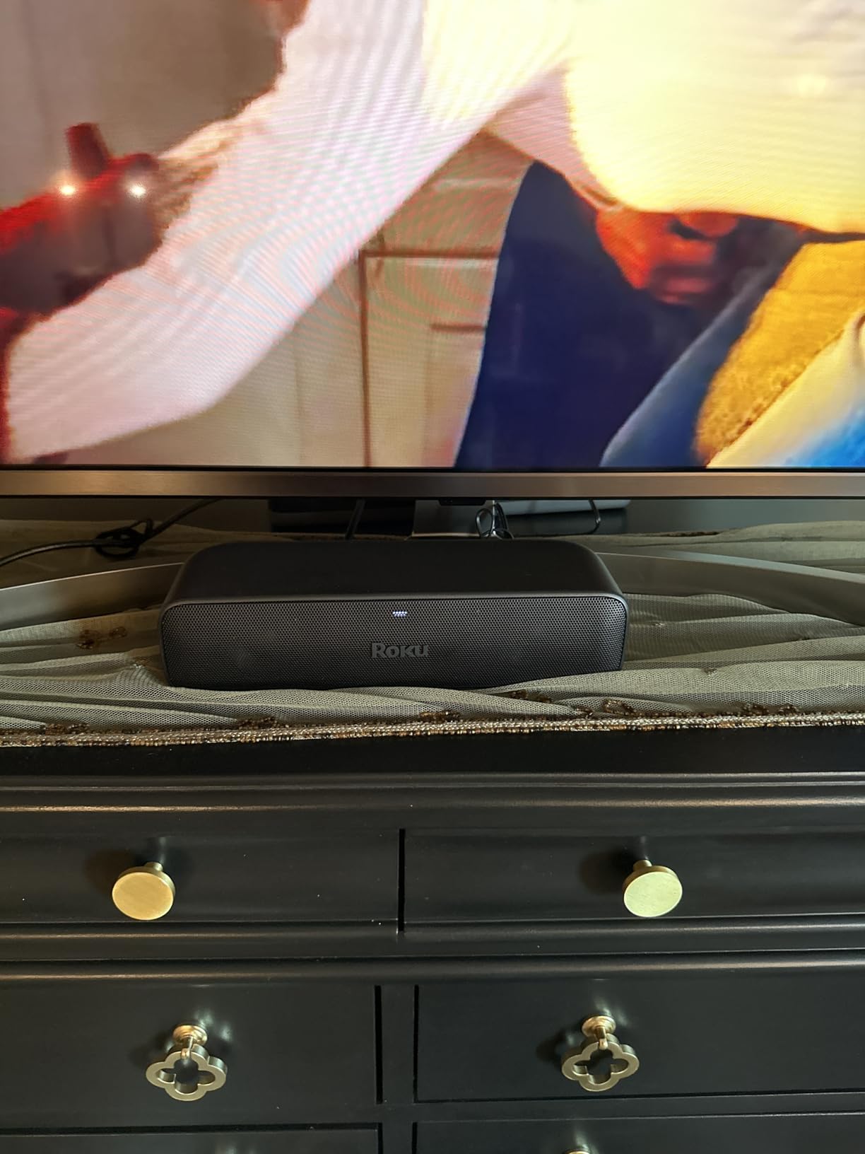 Roku Streambar SE | 2-in-1 TV Soundbar with Built-in 4K/HD/HDR Streaming, Premium Speakers, & Enhanced Speech Clarity for Crisp, Clear Dialogue - Quick Guided Simple Setup - Customer Photo 1