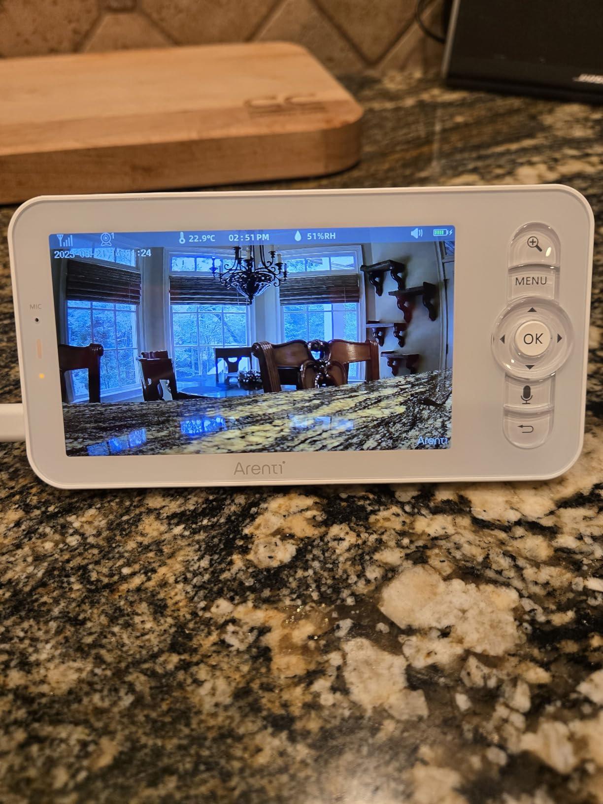 ARENTI Video Baby Monitor with Camera and Audio, 5-inch Smart Baby Camera Monitor with Free Phone App, 1080P, VOX, PTZ, One-Touch Call, Temp Sensor, Lullaby, Night Vision, Auto Tracking, 2-Way Talk - Customer Photo 2