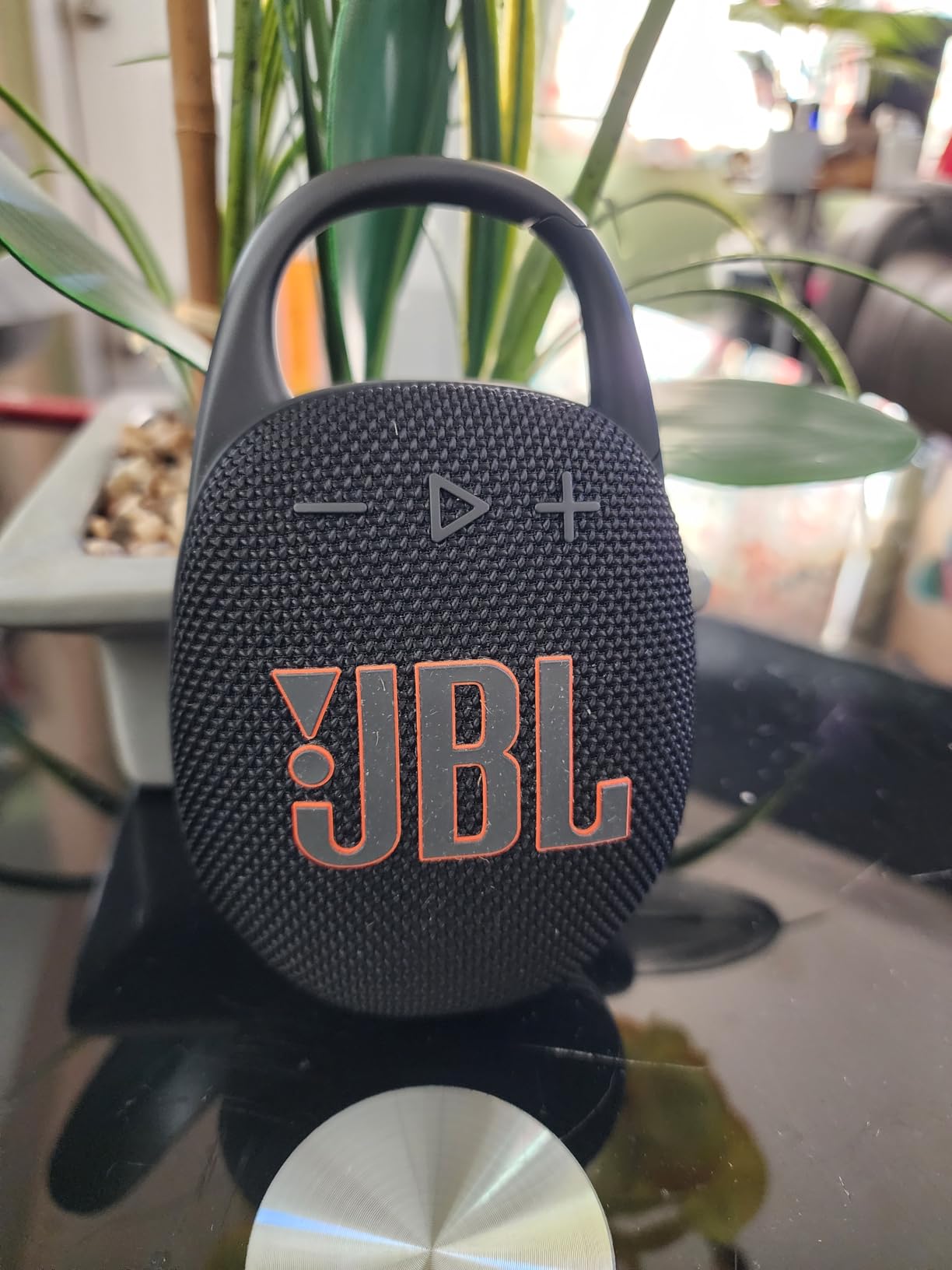 JBL Clip 5 - Ultra-Portable, Waterproof & Dustproof Bluetooth Speaker, Big Pro Sound with Punchy bass, Integrated Carabiner, Up to 12 Hours of Play, Made in Part with Recycled Materials (Black) Customer Review JBL Clip 5 - Ultra-Portable, Waterproof & Dustproof Bluetooth Speaker, Big Pro Sound with Punchy bass, Integrated Carabiner, Up to 12 Hours of Play, Made in Part with Recycled Materials (Black) - Customer Photo 5