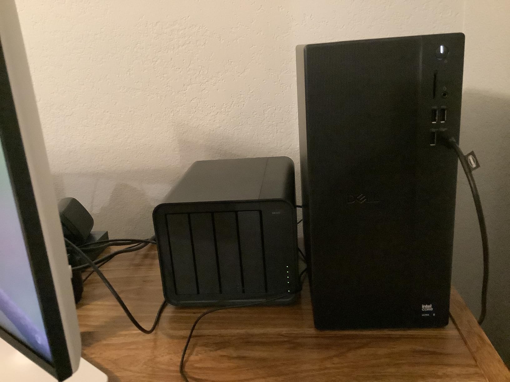 TERRAMASTER D4-320 External Hard Drive Enclosure - 4bay USB 3.2 Gen2 10Gbps Type-C USB Storage Hot Swappable Plug and Play (Diskless) - Customer Photo 4