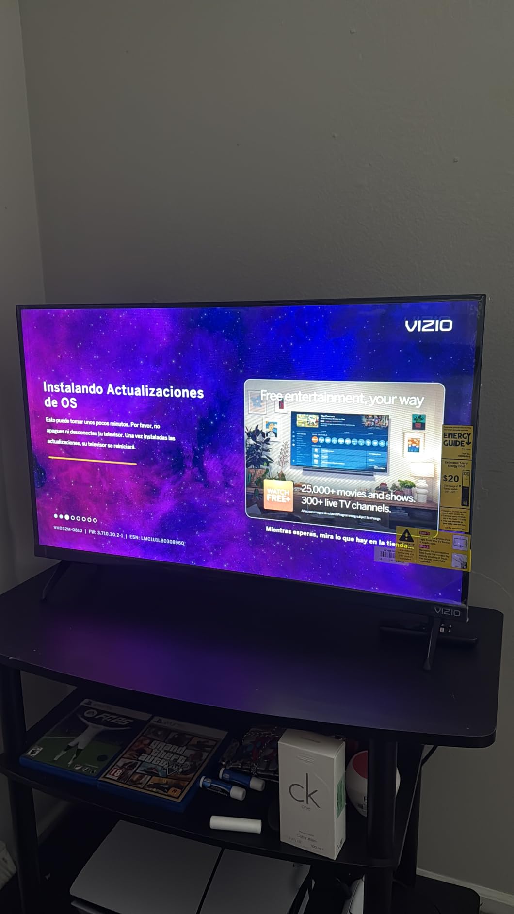 VIZIO 32-inch HD Smart TV 720p LED w/Alexa Compatibility, Google Cast Built-in, Bluetooth Headphone Capable (VHD32M-08, New) - Customer Photo 1