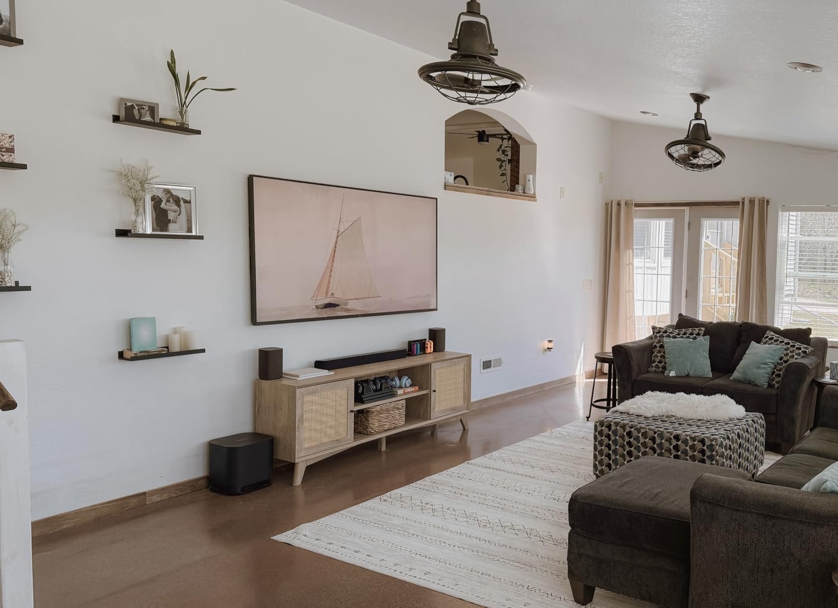 Roku Smart TV – 75-Inch Pro Series 4K QLED RokuTV with Backlit Roku Voice Remote Pro, Dolby Vision IQ, 120Hz Refresh Rate – Live Local News, Sports, Gaming - Customer Photo 3