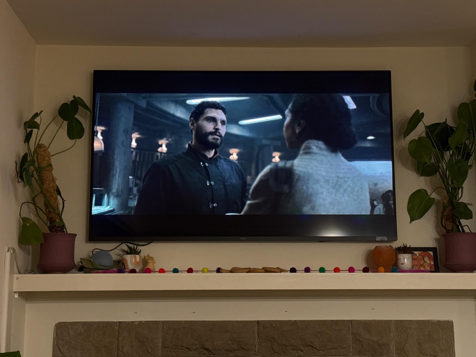 Roku Smart TV – 65-Inch Pro Series 4K QLED RokuTV with Backlit Roku Voice Remote Pro, Dolby Vision IQ, 120Hz Refresh Rate – Live Local News, Sports, Gaming - Customer Photo 2