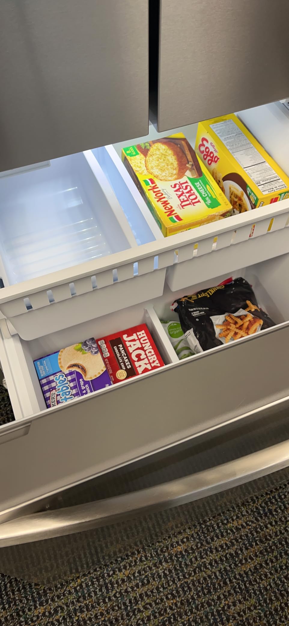 Kenmore 46-75525 29.88 Inch Counter-Depth French Door Refrigerator/Freezer with Fingerprint-Resistant Stainless Steel, Ice Maker, Quiet and Energy Efficient Inverter Compressor, 17.5 cu. ft. - Customer Photo 3