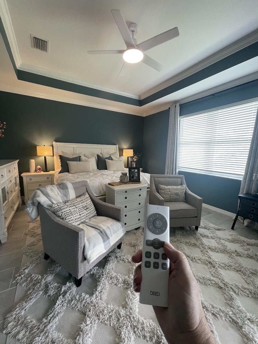 Dreo Smart Ceiling Fan with Lights, 52 Inch, 12 Speeds & 3 Fan Modes, Stepless Color Tones, Dimmable LED Light, 12H Timer, Quiet DC Motor, Remote/APP/Alexa Control, White Ceiling Fans Indoor Customer Review Dreo Smart Ceiling Fan with Lights, 52 Inch, 12 Speeds & 3 Fan Modes, Stepless Color Tones, Dimmable LED Light, 12H Timer, Quiet DC Motor, Remote/APP/Alexa Control, White Ceiling Fans Indoor - Customer Photo 1