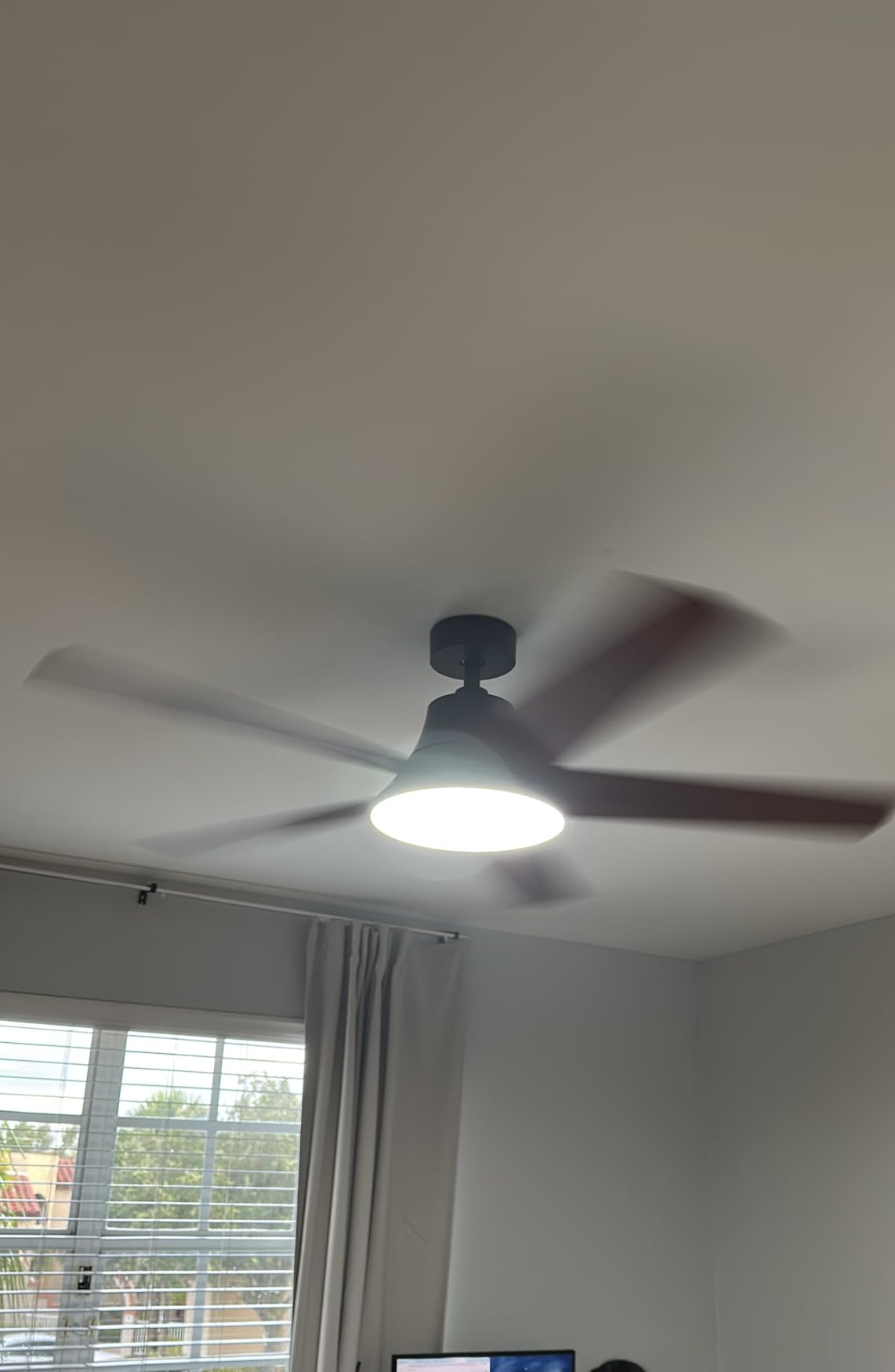 Dreo Smart Ceiling Fan with Lights, 52 Inch, 12 Speeds & 3 Fan Modes, Stepless Color Tones, Dimmable LED Light, 12H Timer, Quiet DC Motor, Remote/APP/Alexa Control, White Ceiling Fans Indoor Customer Review Dreo Smart Ceiling Fan with Lights, 52 Inch, 12 Speeds & 3 Fan Modes, Stepless Color Tones, Dimmable LED Light, 12H Timer, Quiet DC Motor, Remote/APP/Alexa Control, White Ceiling Fans Indoor - Customer Photo 4