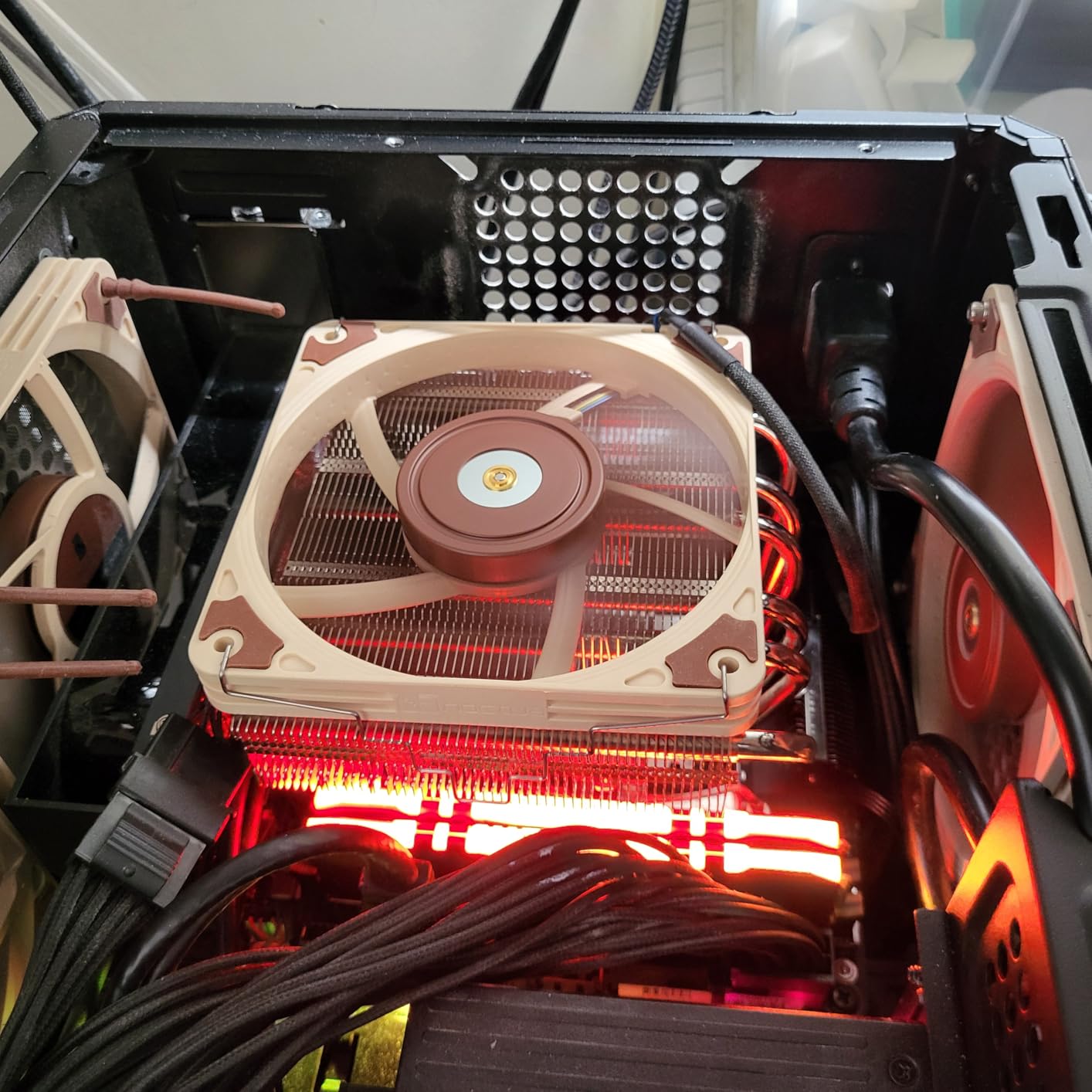 Noctua NH-L12Sx77, Low-Profile CPU Cooler (120mm, Brown) Customer Review Noctua NH-L12Sx77, Low-Profile CPU Cooler (120mm, Brown) - Customer Photo 1