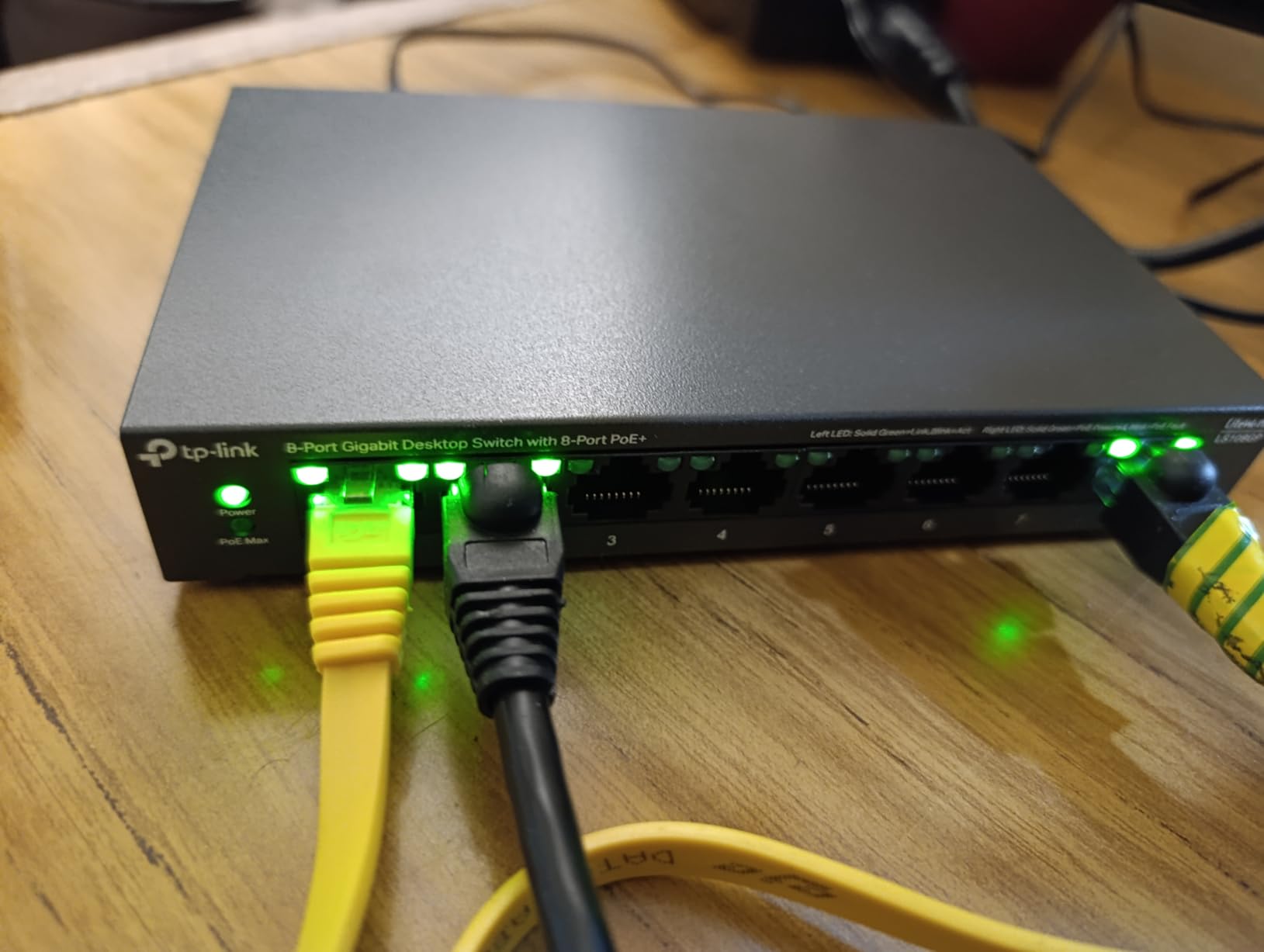 TP-Link LS108GP | 8 Port PoE Gigabit Ethernet Switch | 8 PoE+ Port @ 62W | Plug & Play | Extend Mode | PoE Auto Recovery | Desktop/Wall Mount | Silent Operation - Customer Photo 2